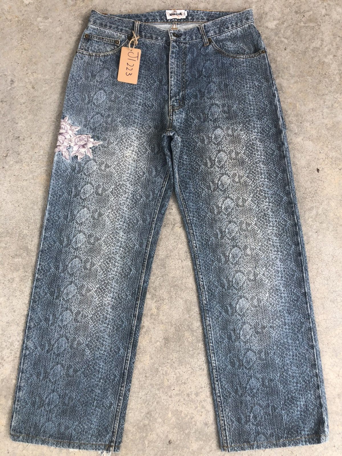 Karakuri Tamashii Karakuri Tamashii Embroidered Denim Snake Skin Size US 33 - 2 Thumbnail