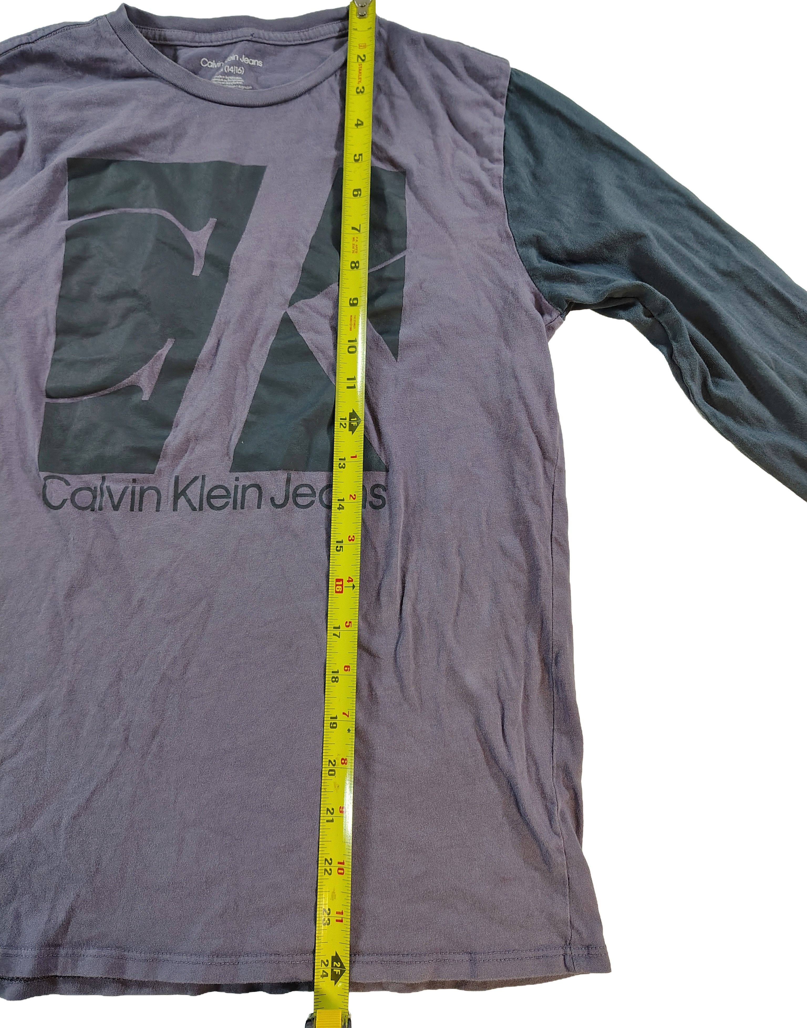 Calvin Klein Women's Large Purple & Calvin Klein Jeans T-Shirt Size US L / EU 52-54 / 3 - 5 Thumbnail