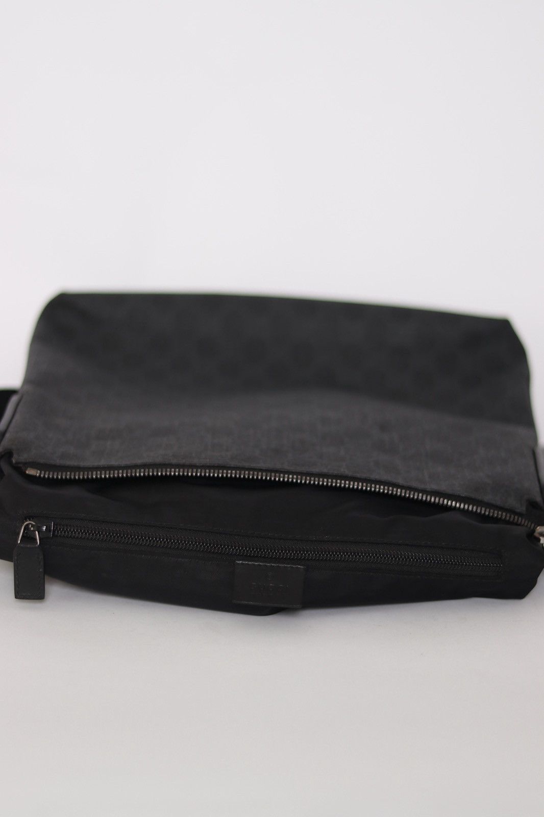Gucci Gucci Front Zip Flat Messenger Bag GG Coated Canvas Medium Size ONE SIZE - 4 Thumbnail