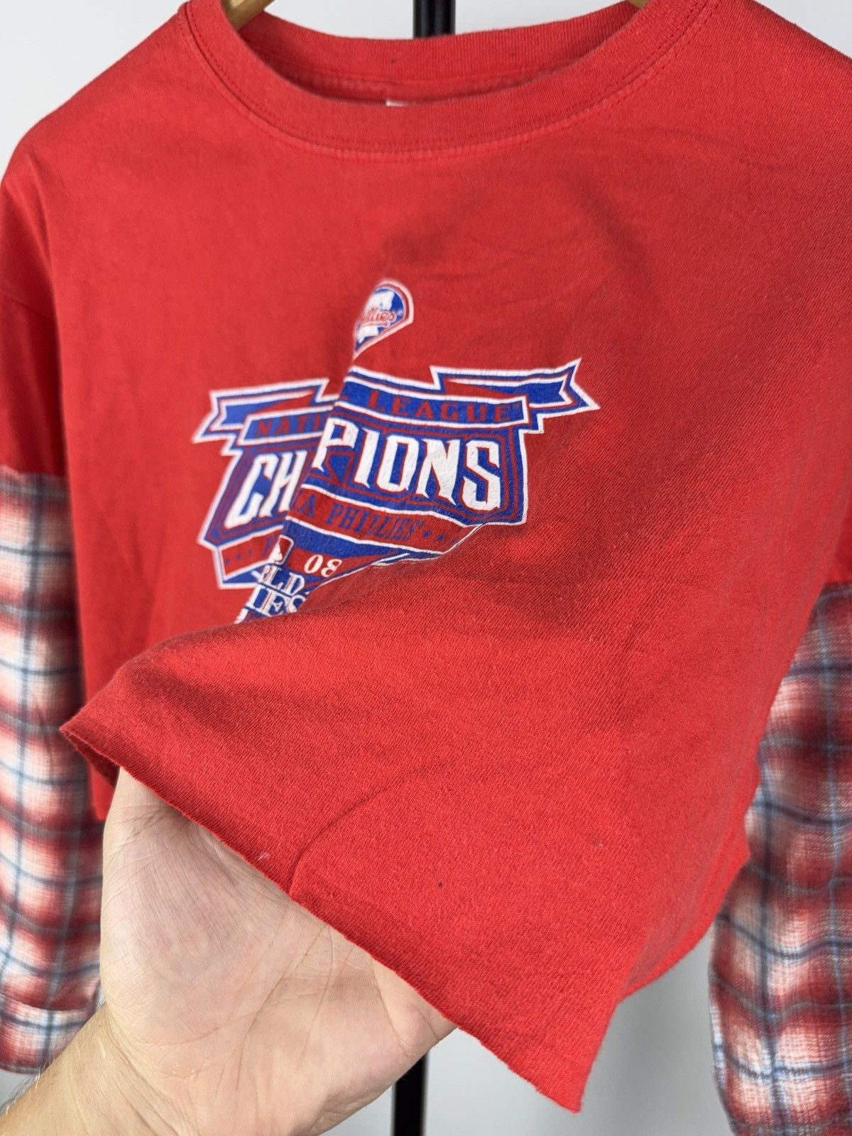 MLB MLB 2008 Phillies Champions Crop Top Flannel Sleeve Tee Size S / US 4 / IT 40 - 3 Thumbnail