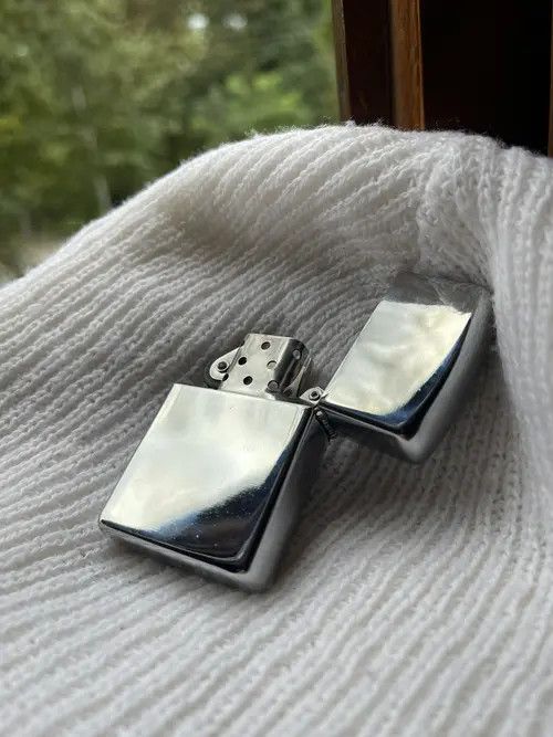 VIBE Sasha Gray hunor 00s Cigar lighter. WORK Size ONE SIZE - 4 Thumbnail