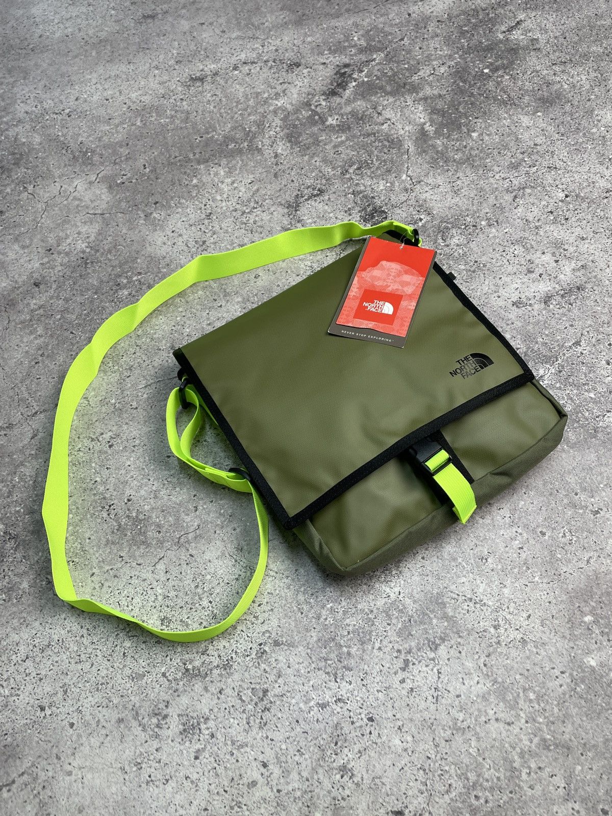 The North Face Vintage The North Face Messenger Bag 00s Sling Bag Drill Size ONE SIZE - 1 Thumbnail