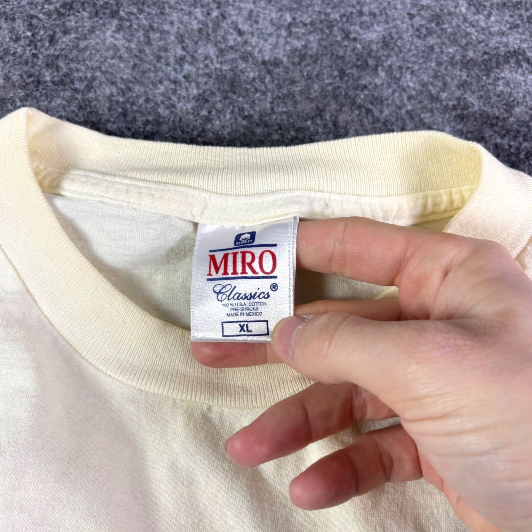 Vintage VINTAGE Miro Classics Graphic Tee Shirt Men XL White 1990s Caribbean Beaches Resort Sandals T Shirt Short Sleeve Size US XL / EU 56 / 4 - 5 Thumbnail