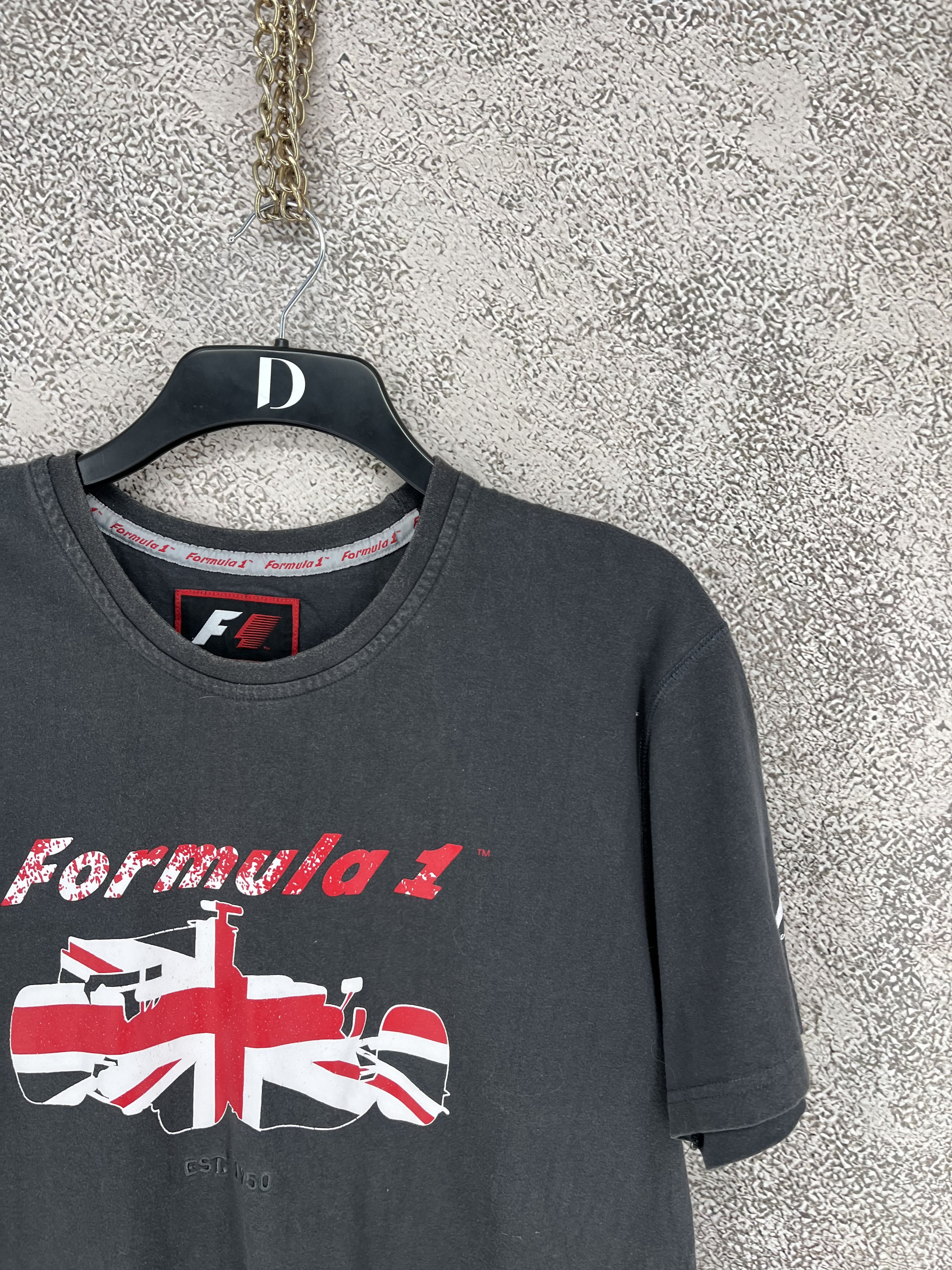 Vintage Formula 1 Mens T-Shirt 2009 Jenson Button Year XL Black BNWT Size US L / EU 52-54 / 3 - 5 Thumbnail