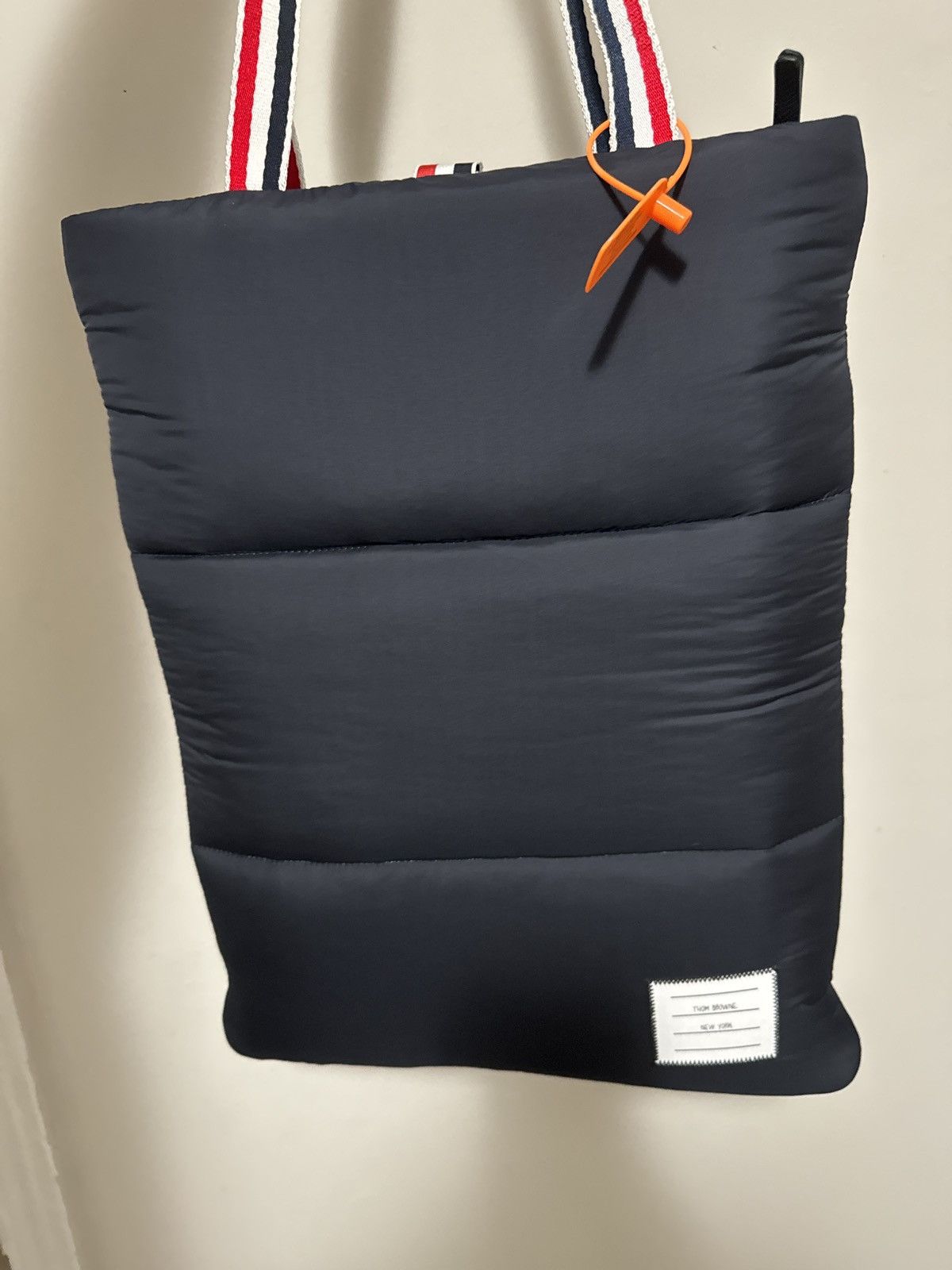 Thom Browne Thom Browne Quilted padded nylon taffeta tote in navy Size ONE SIZE - 10 Thumbnail