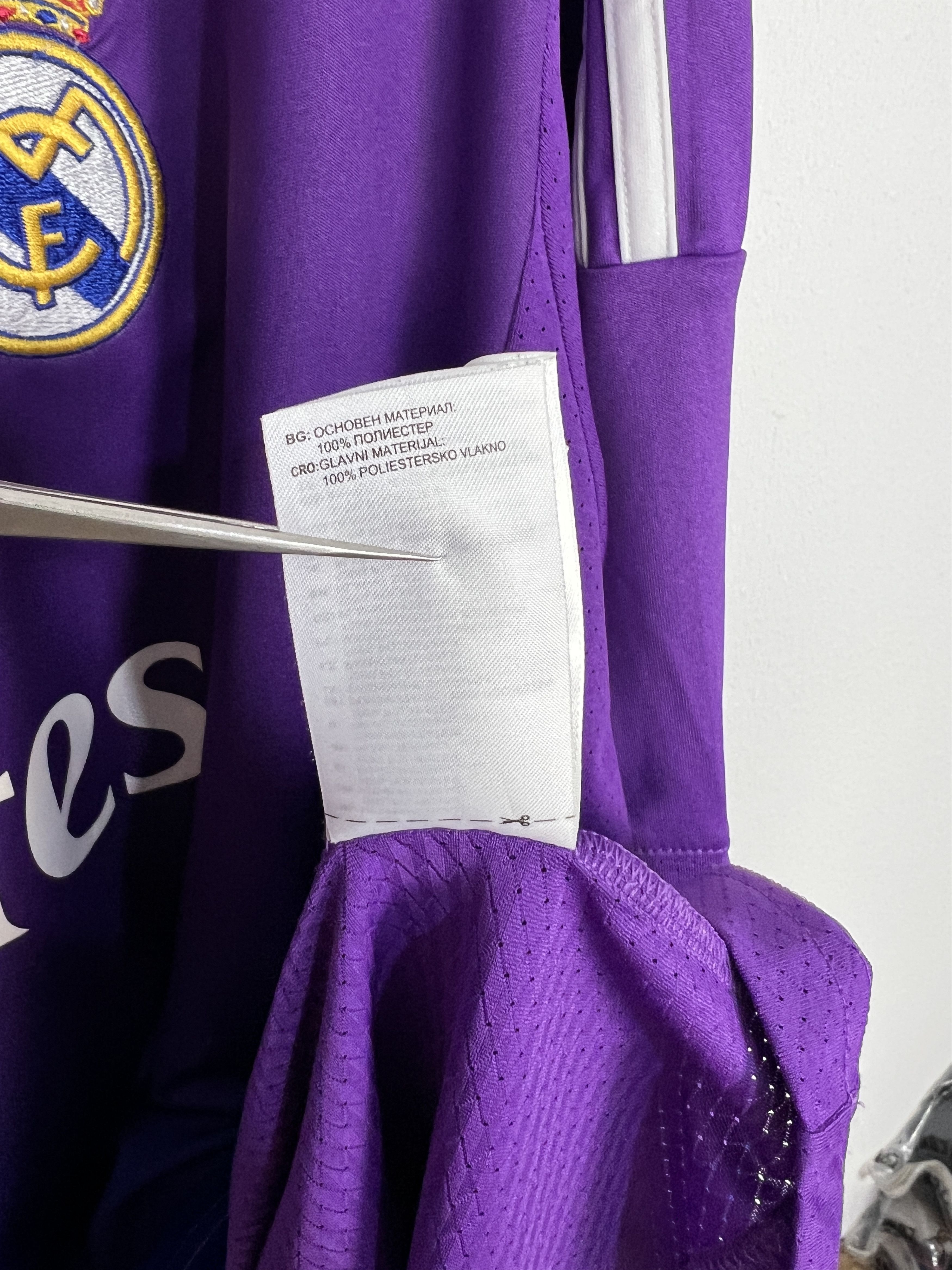 Adidas Real Madrid Goalkeeper football shirt 2013 Soccer Adidas Size US XXL / EU 58 / 5 - 13 Thumbnail