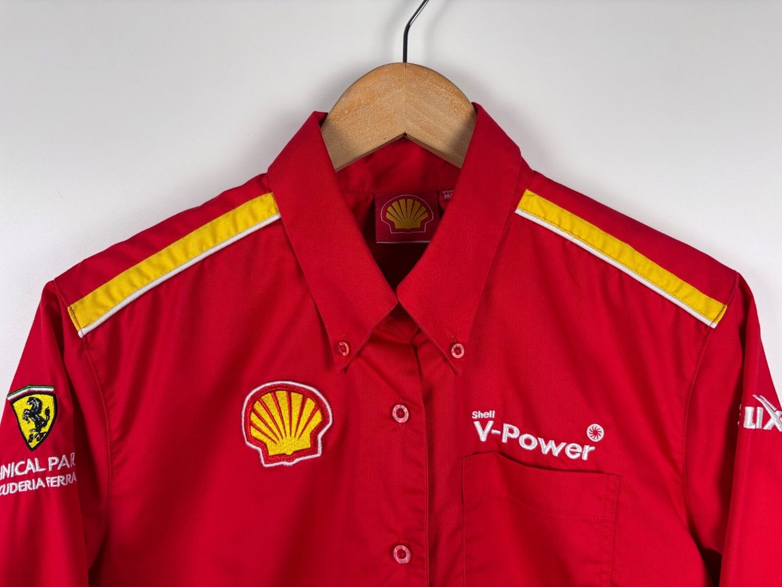 Ferrari Vtg Shell V-Power Scuderia Ferrari Formula 1 Team Shirt M Size M / US 6-8 / IT 42-44 - 2 Thumbnail