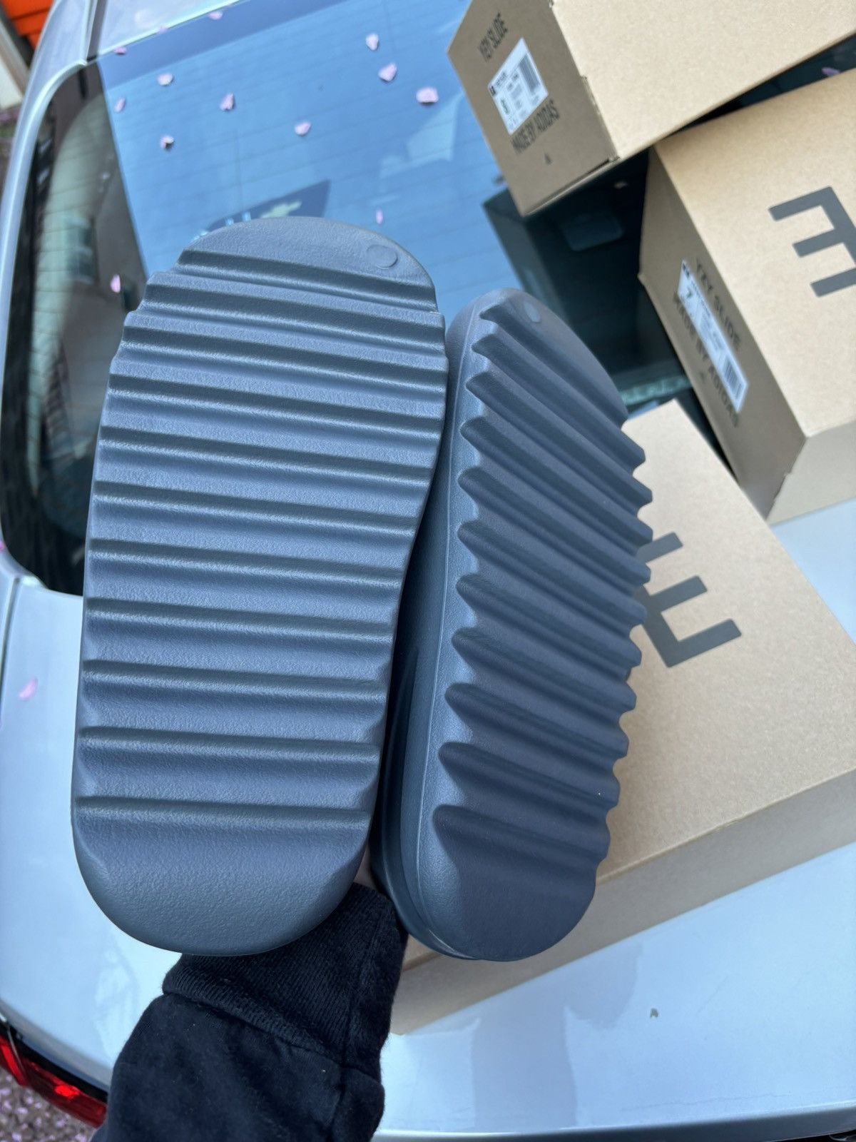 Yeezy adidas Yeezy Slide Slate Grey Size 9 ID2350 Size US 9 / EU 42 - 4 Thumbnail