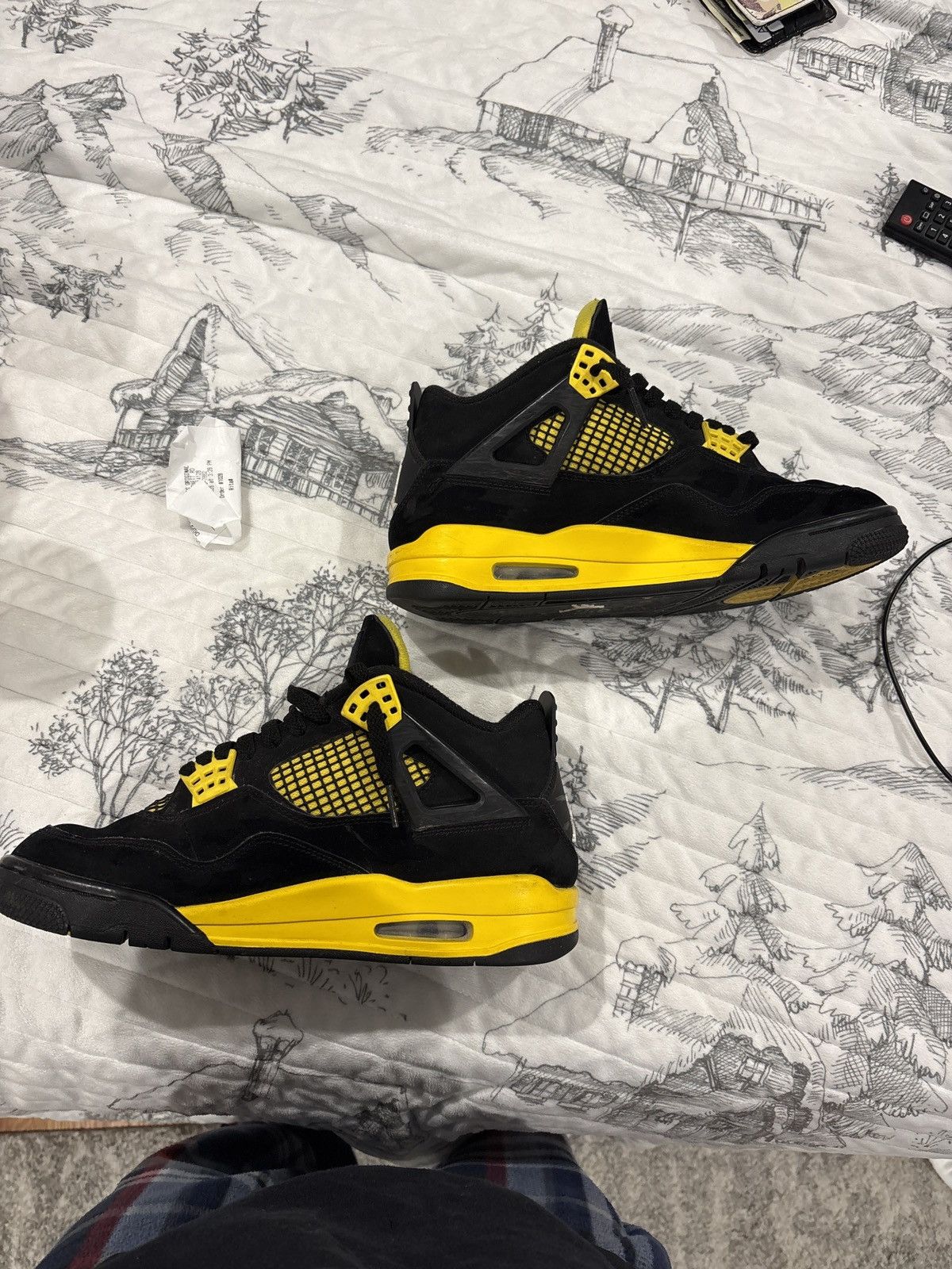 Jordan Brand Jordan 4 retro thunder Size US 8.5 / EU 41-42 - 2 Thumbnail