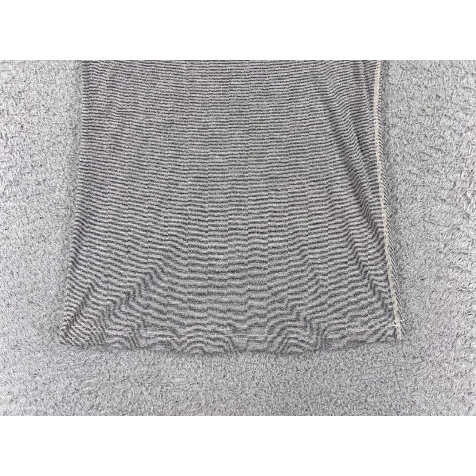 Lululemon Lululemon Shirt Women Tank Gray Sleeveless Gym Athleisure 4 Round Neck Pullover Casual Workwear Size S / US 4 / IT 40 - 5 Thumbnail