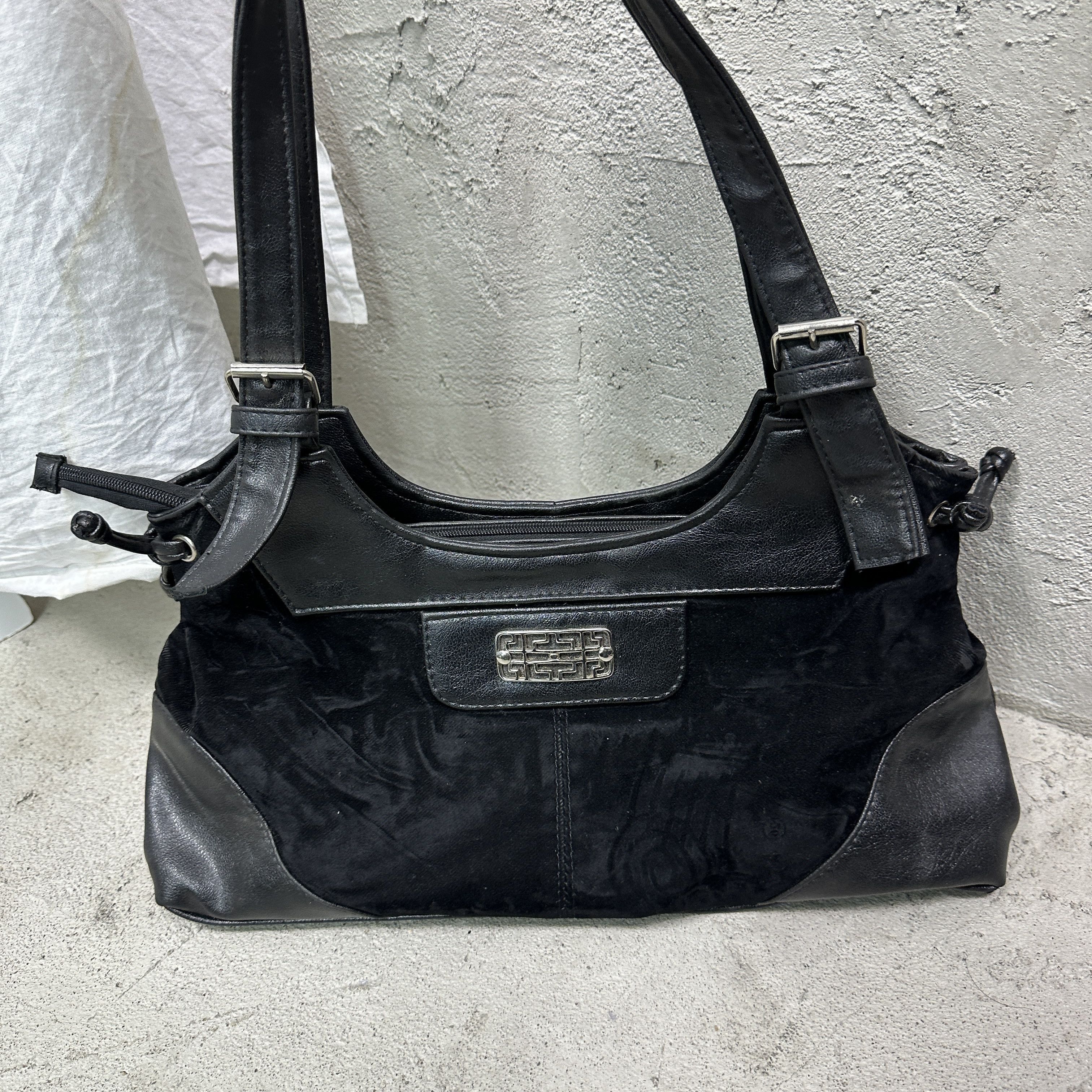 Vintage Vintage Avant Garde Velvet Baguette Bag Y2K Size ONE SIZE - 3 Thumbnail