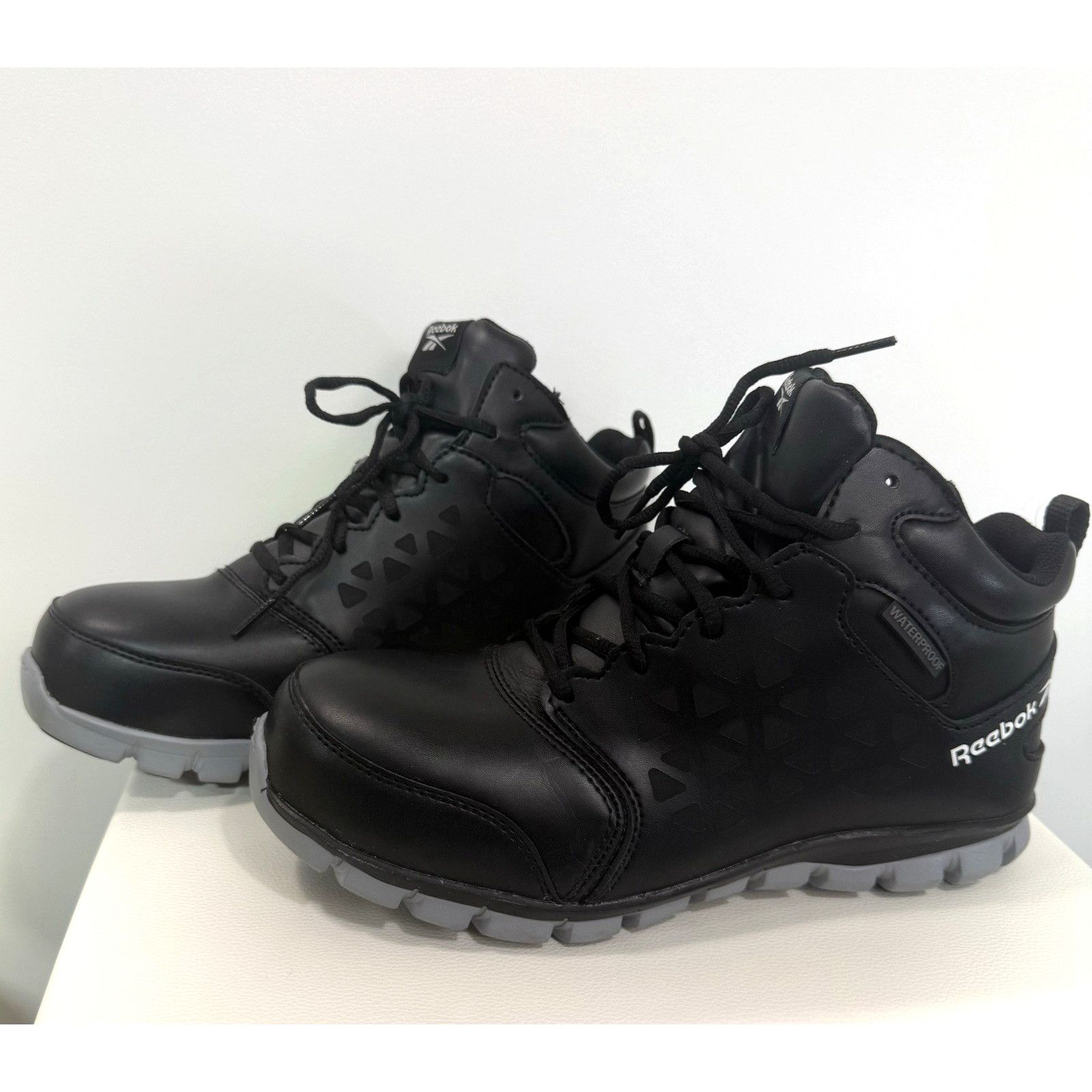 Reebok Reebok UNISEX Work Comp Toe Size: Men’s 7.5W/Wo’s 9.5W Size US 9.5 / IT 39.5 - 9 Thumbnail