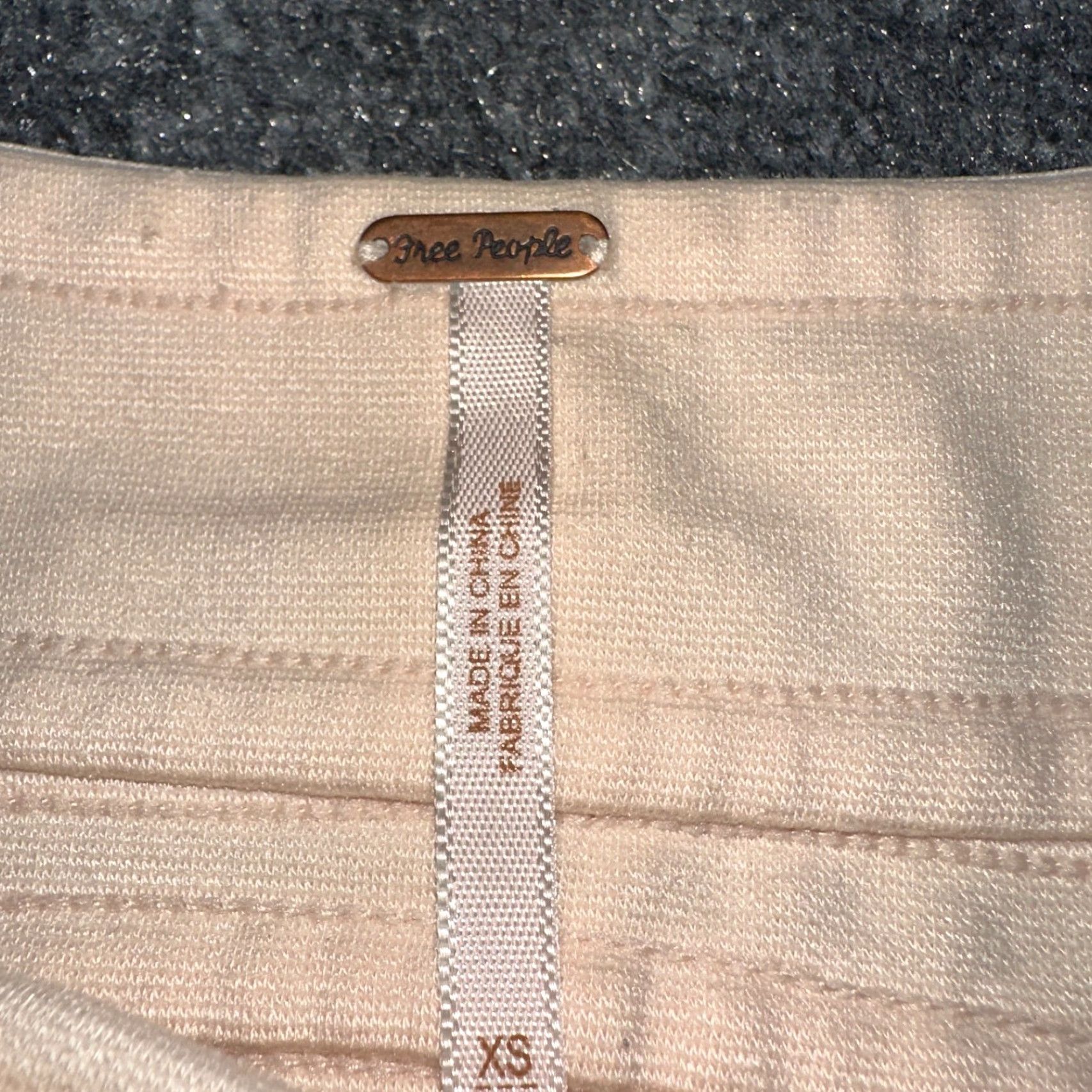Free People Free People Skirt Womens XS Pencil Side Zip Peach Lace Overlay Knit Size 26" / US 2 / IT 38 - 3 Thumbnail