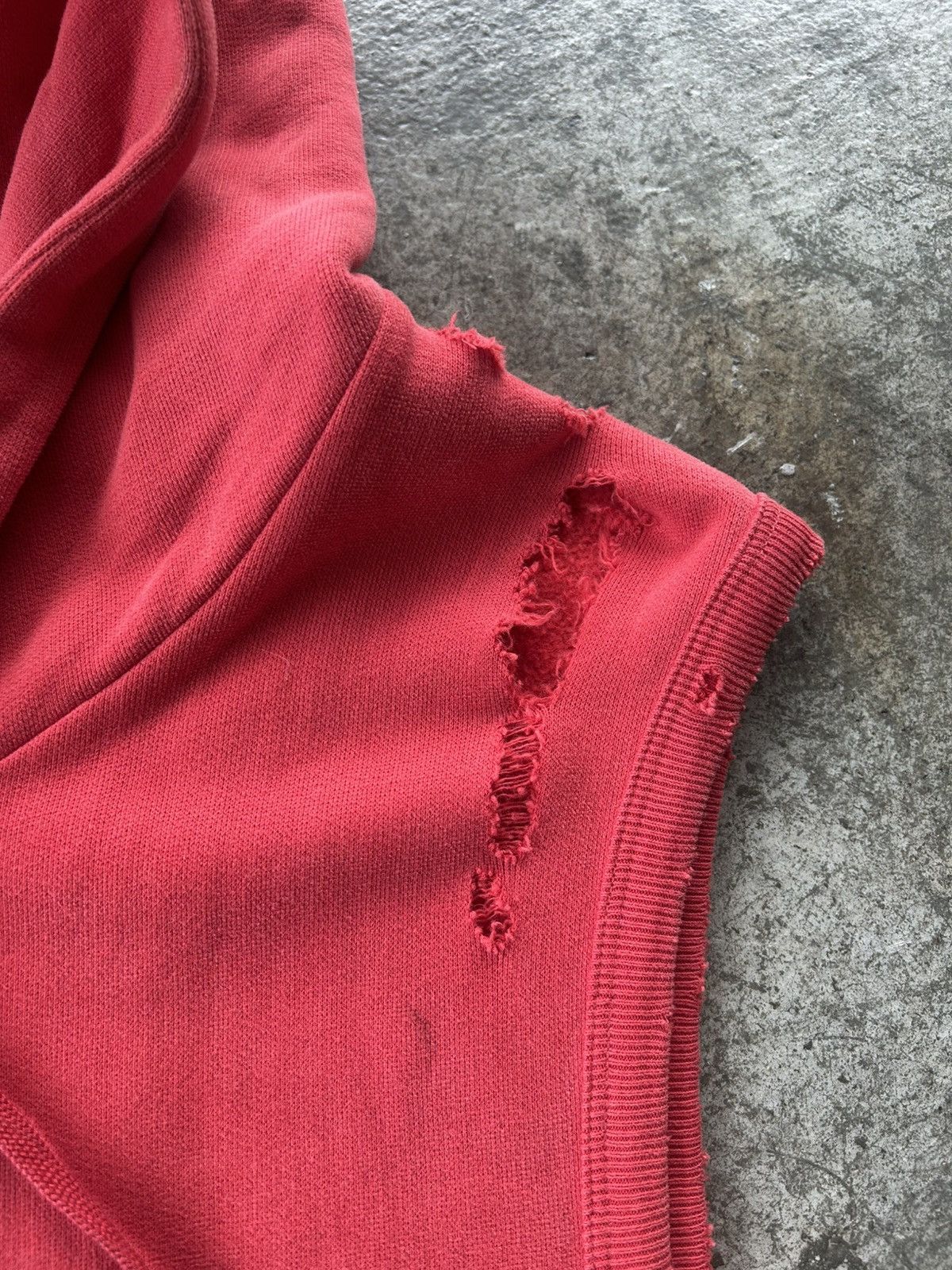 Balmain Decarnin Balmaim Homme SS10 Red Sleeveless Hoodie Size US S / EU 44-46 / 1 - 7 Thumbnail