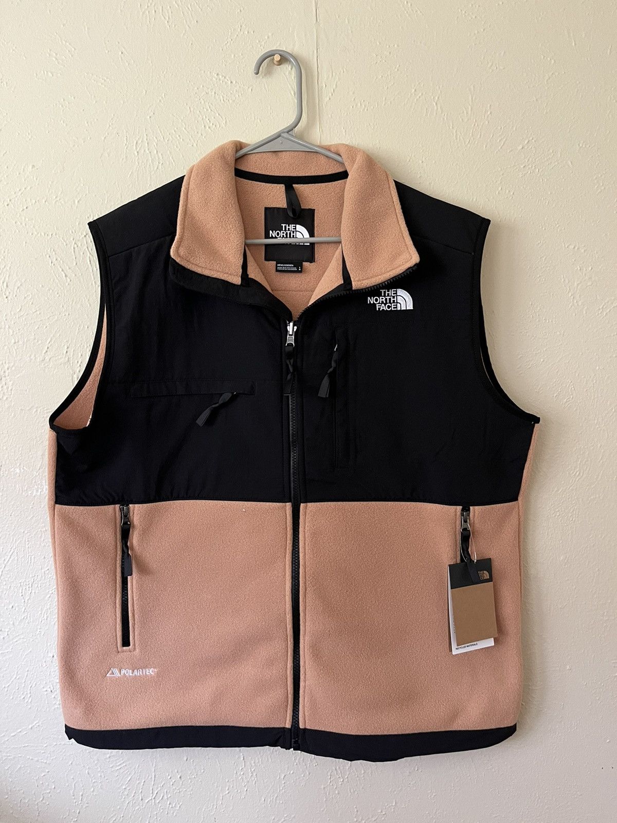image of The North Face Men’S Denali Vest in Almond, Men's (Size Large)