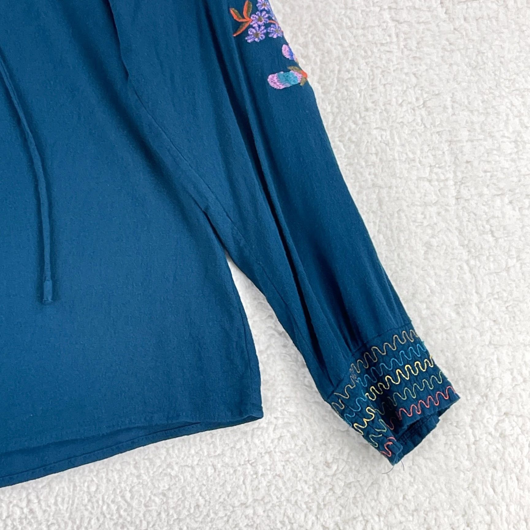 Vintage Umgee Blue Off Shoulder Floral Embroidered Shirt Womens Pullover Size M Size M / US 6-8 / IT 42-44 - 4 Thumbnail