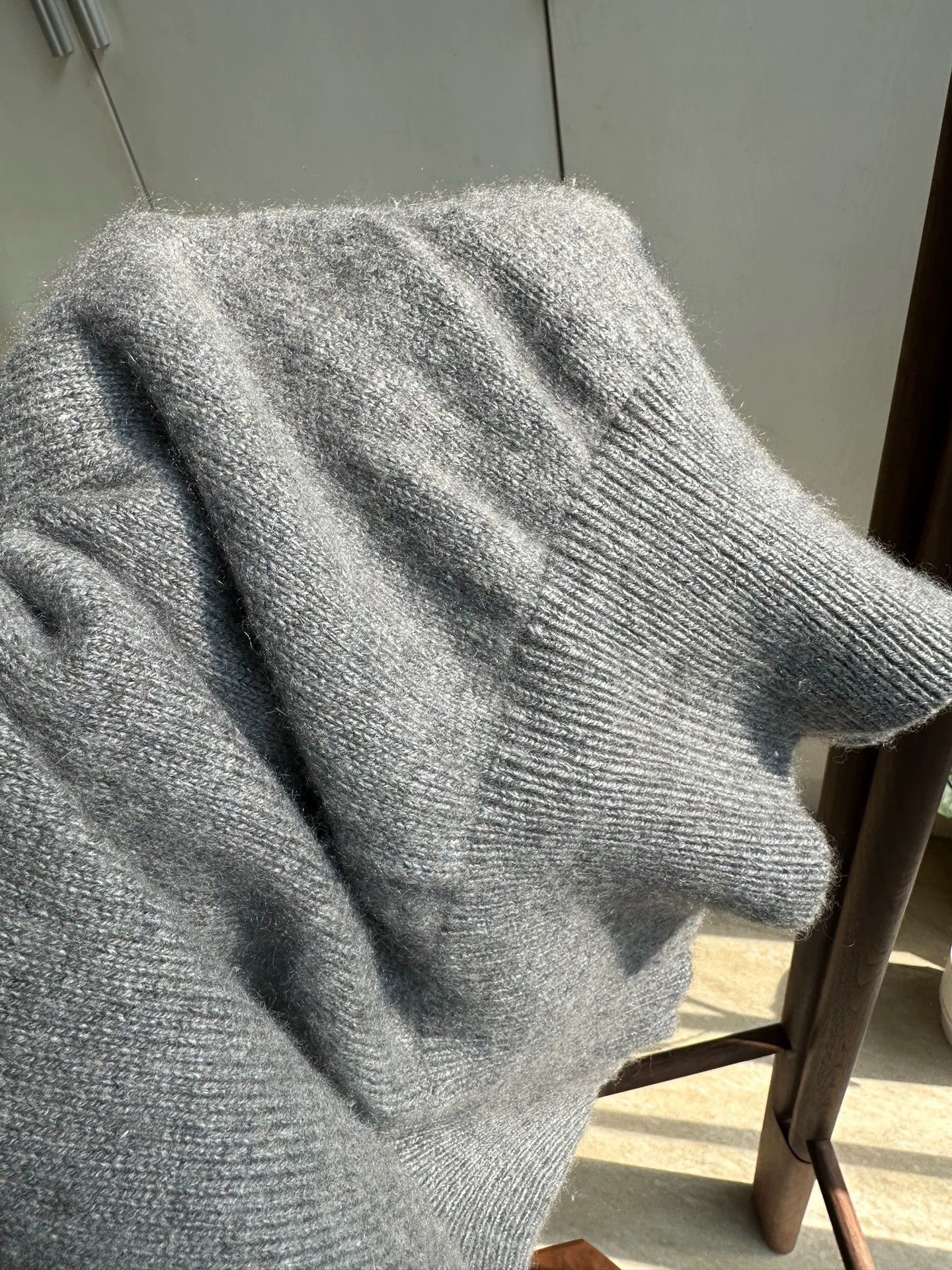 Tom Ford Tom Ford Cashmere Jumper XS 95 New V-neck F/B Cuff Thumbholes Size XS / US 0-2 / IT 36-38 - 7 Thumbnail