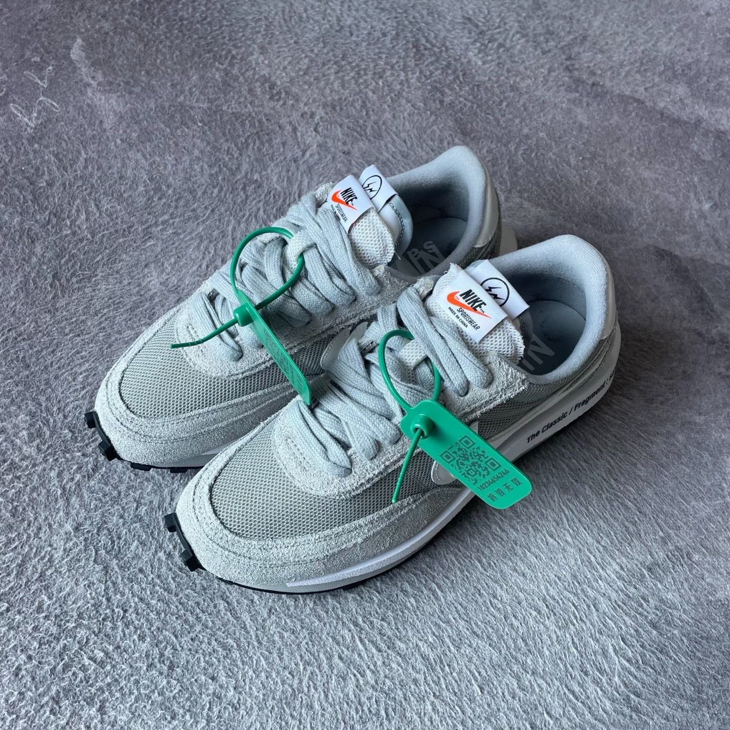Nike Nike SACAI White Lowtop Sneakers 40 Men Size US 7.5 / EU 40-41 - 1 Thumbnail