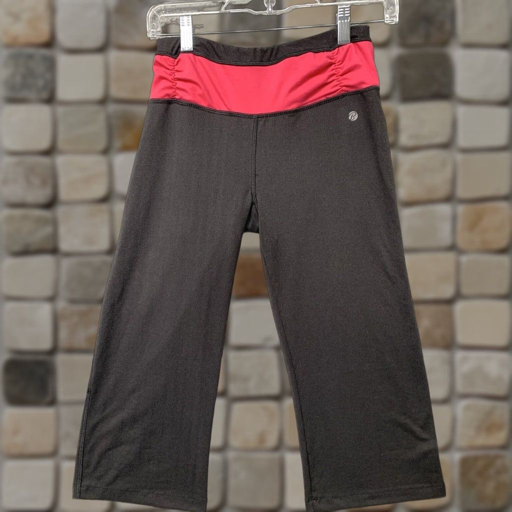 Bally Bally Pants Women’s Small Activewear Yoga Athletic Stretch Black Pink Capri 90% Polyester 10% Spandex Size 28" / US 6 / IT 42 - 1 Thumbnail