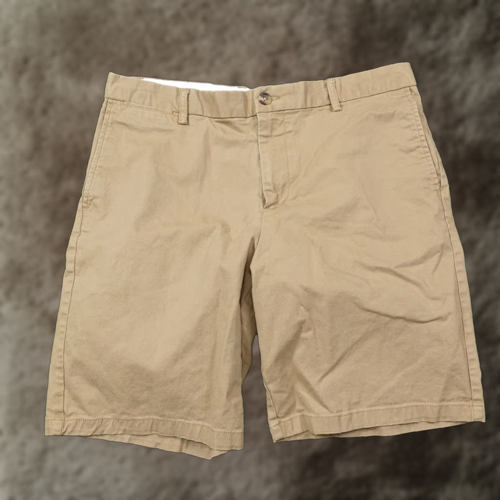 Old Navy OLD NAVY Chino Shorts Mens Slim Fit Beige Cotton Size 38 Casual Size US 38 / EU 54 - 1 Thumbnail