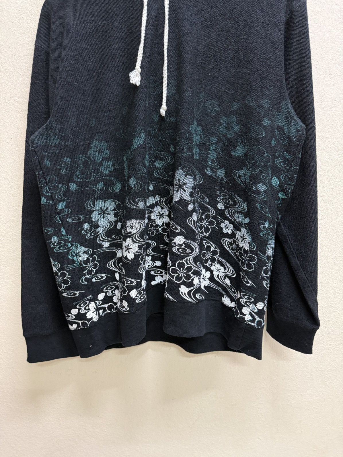 Japanese Brand Japanese Sakura Overprint Pullover Sweater Hoodie Size US M / EU 48-50 / 2 - 13 Thumbnail