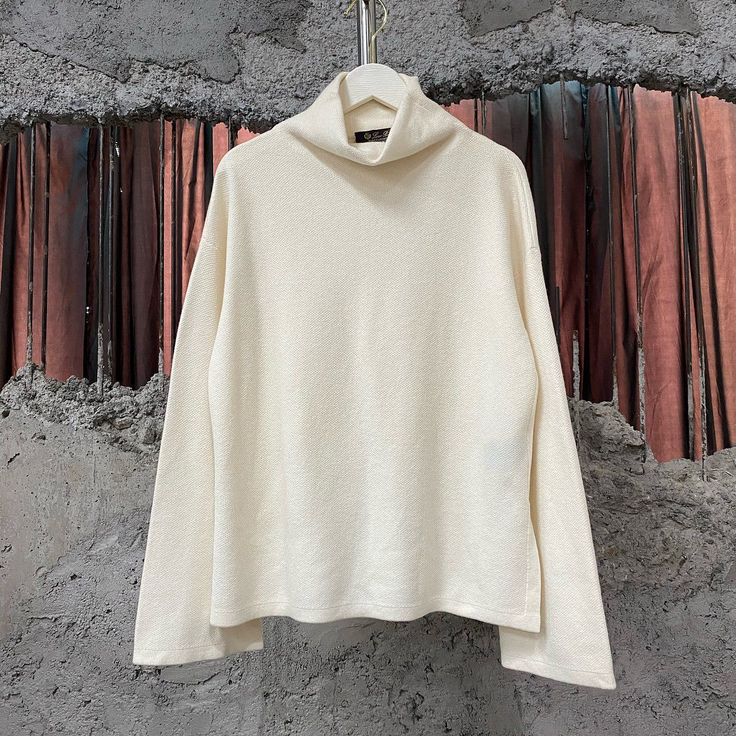 Loro Piana Loro Piana Baby Cashmere High Neck Sweater Size 38 Size XS / US 0-2 / IT 36-38 - 1 Thumbnail