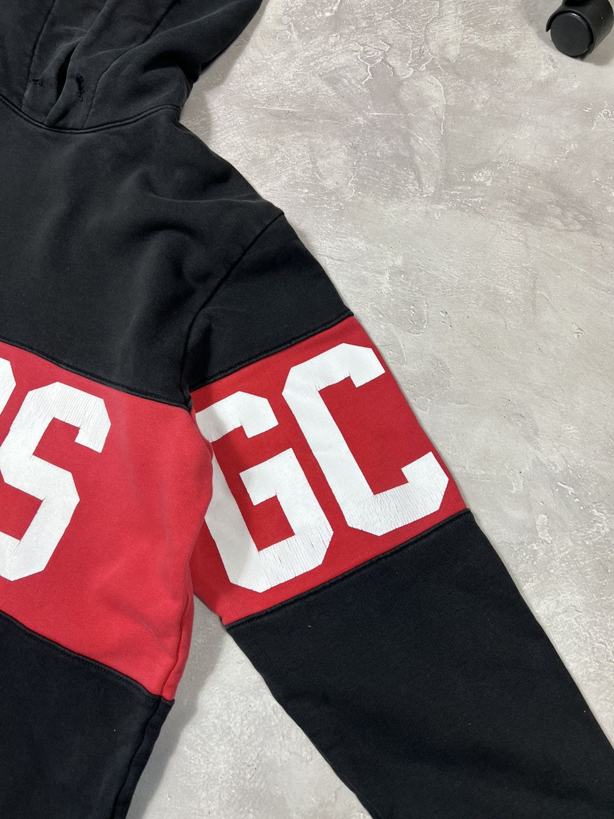 GCDS Vintage GCDS Distressed Baggy Hoodie Size US M / EU 48-50 / 2 - 11 Thumbnail