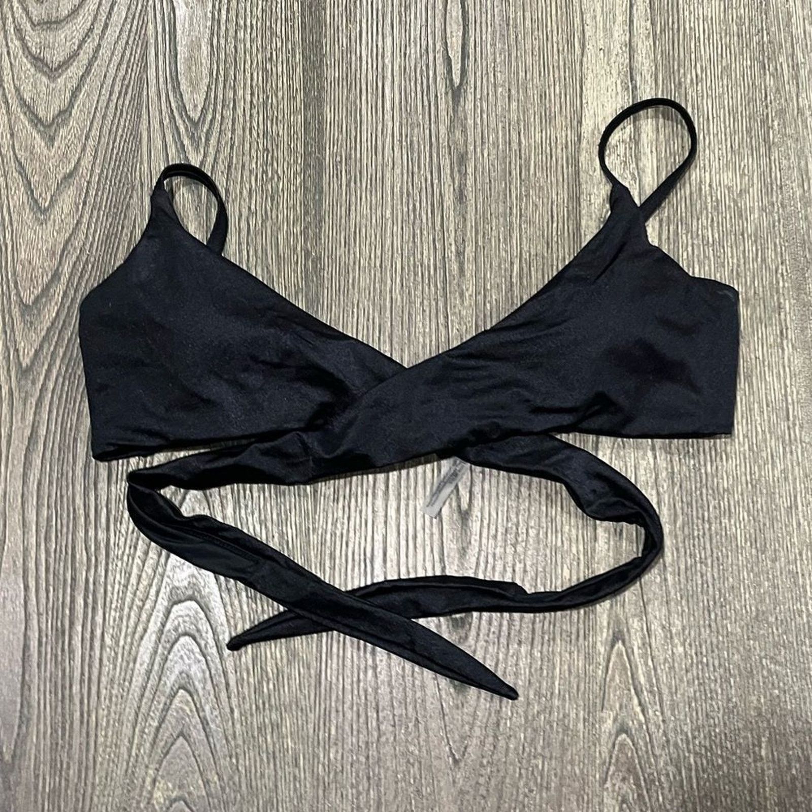 Victoria's Secret NWOT Victoria’s Secret Wrap Bikini Top Criss-Cross Size ONE SIZE - 1 Thumbnail