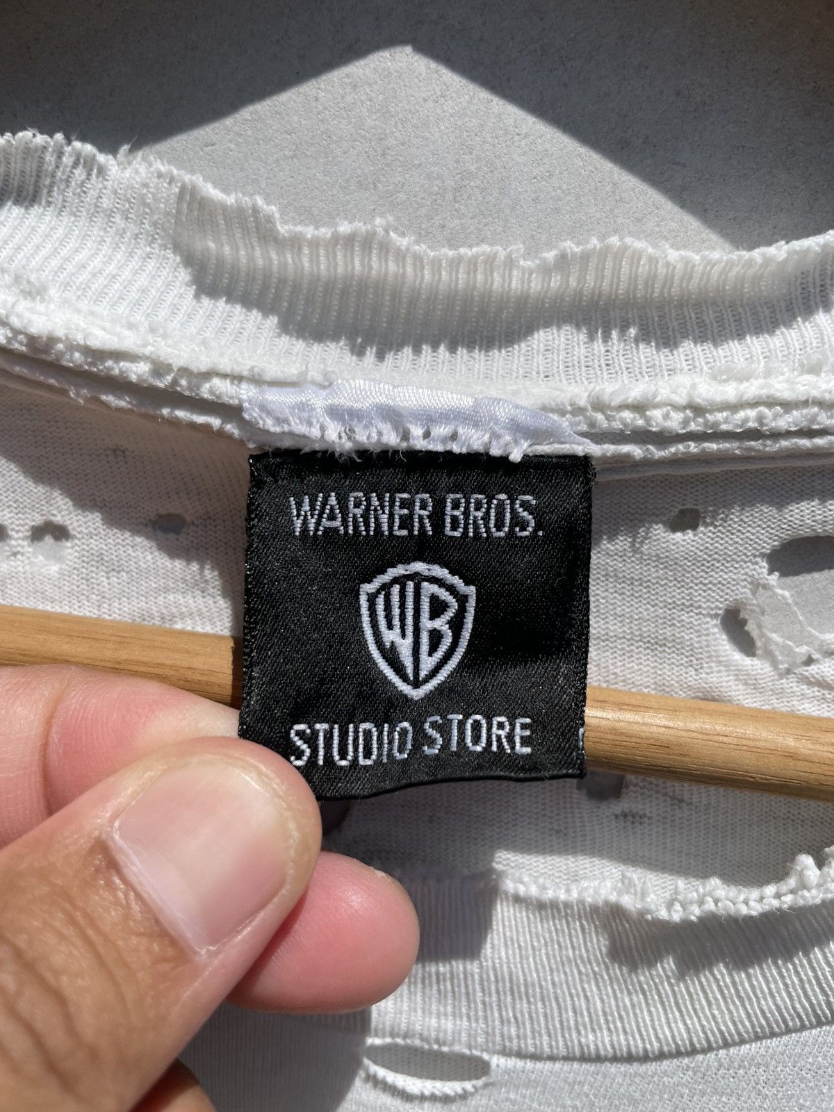 Warner Bros RARE🔥 Disstressed Vintage 90s Looney Tunes & SylvesterTweety Size US M / EU 48-50 / 2 - 4 Thumbnail