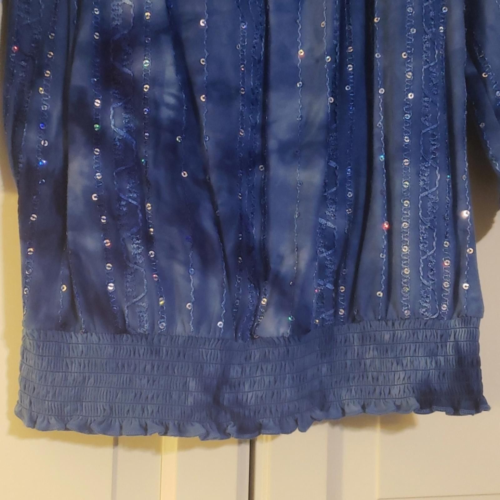 Other Dressbarn blue tie dye pheasant sequin top Sz M Size M / US 6-8 / IT 42-44 - 2 Thumbnail