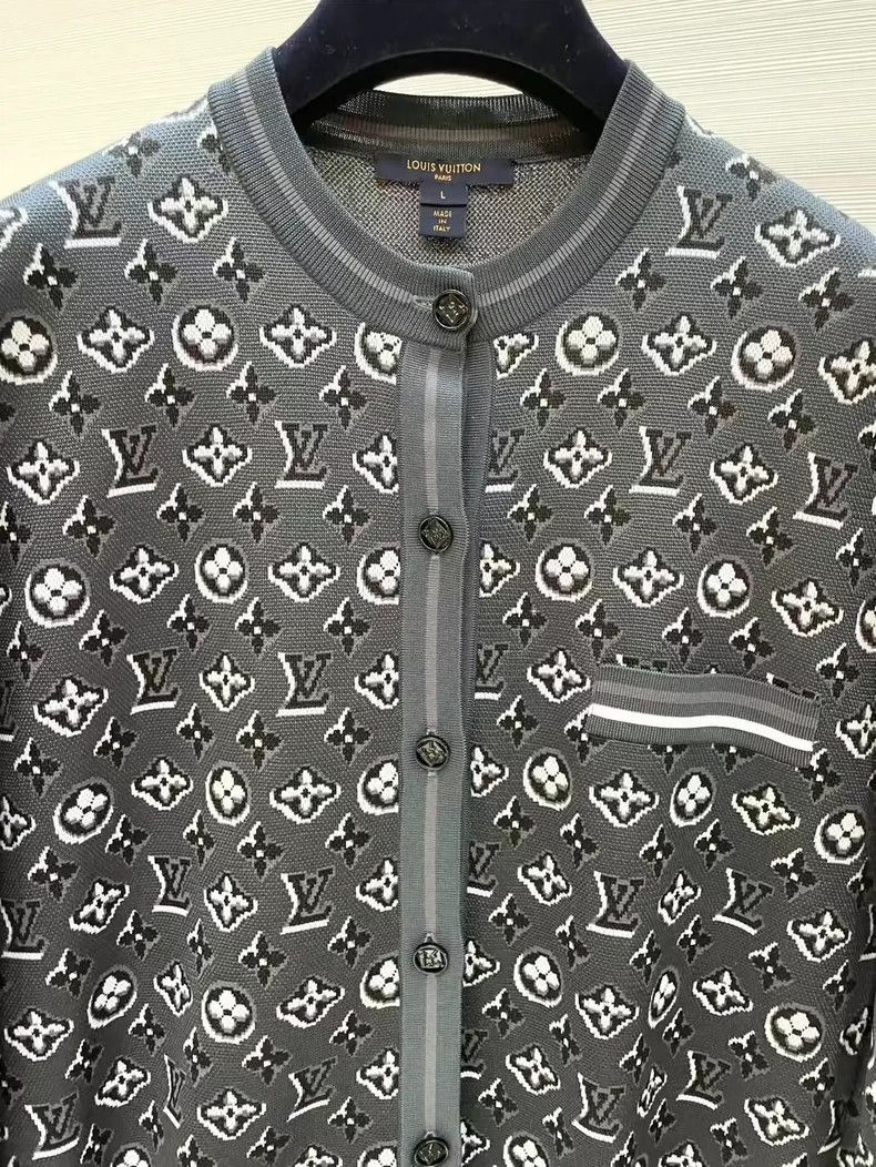 Louis Vuitton Louis Vuitton Full logo knitting long sleeves Size US L / EU 52-54 / 3 - 5 Thumbnail