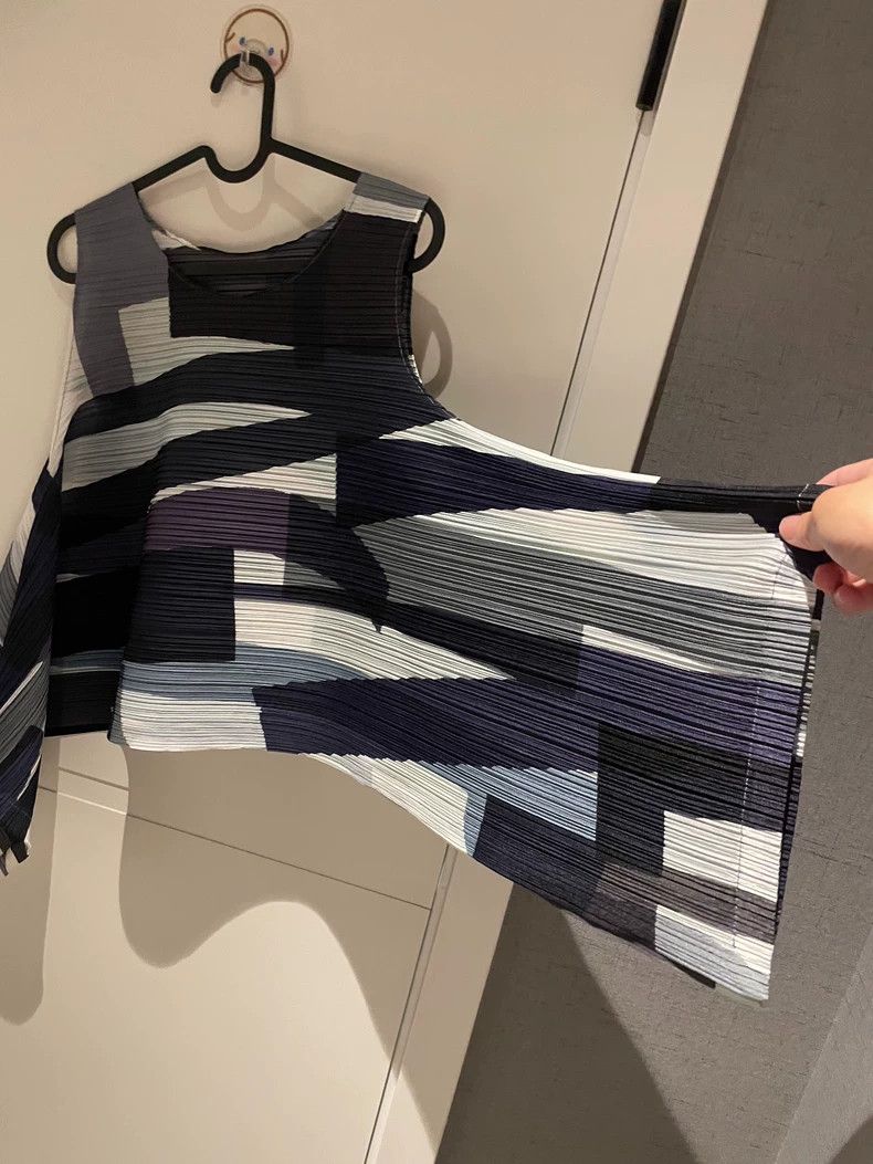 Issey Miyake Issey Miyake size:3 A short black and grey dress Size XS / US 0-2 / IT 36-38 - 3 Thumbnail