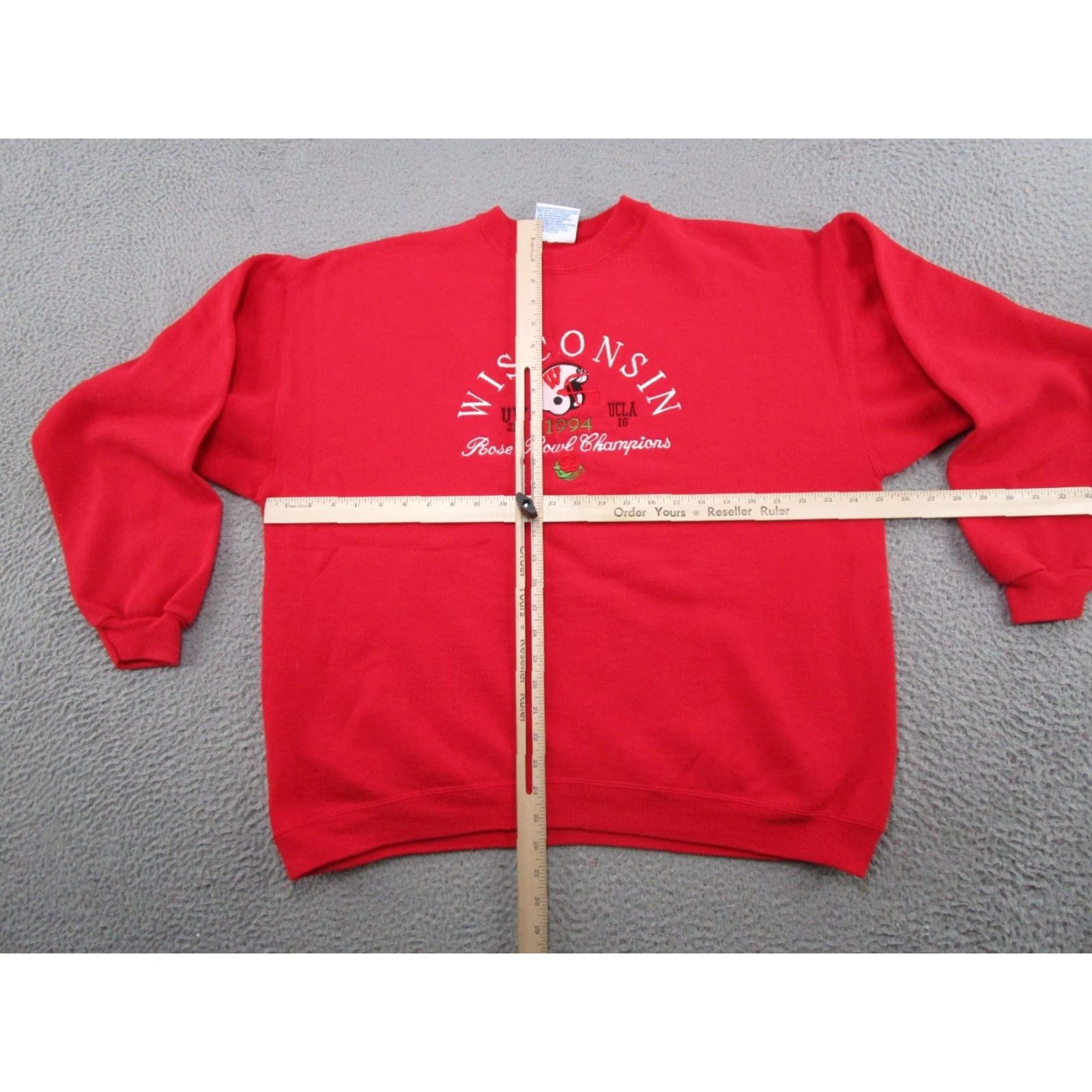 Hanes VINTAGE Wisconsin Badgers Sweatshirt XL Embroidered Hanes Crew Neck Red Graphic Print Mens Size US XL / EU 56 / 4 - 4 Thumbnail
