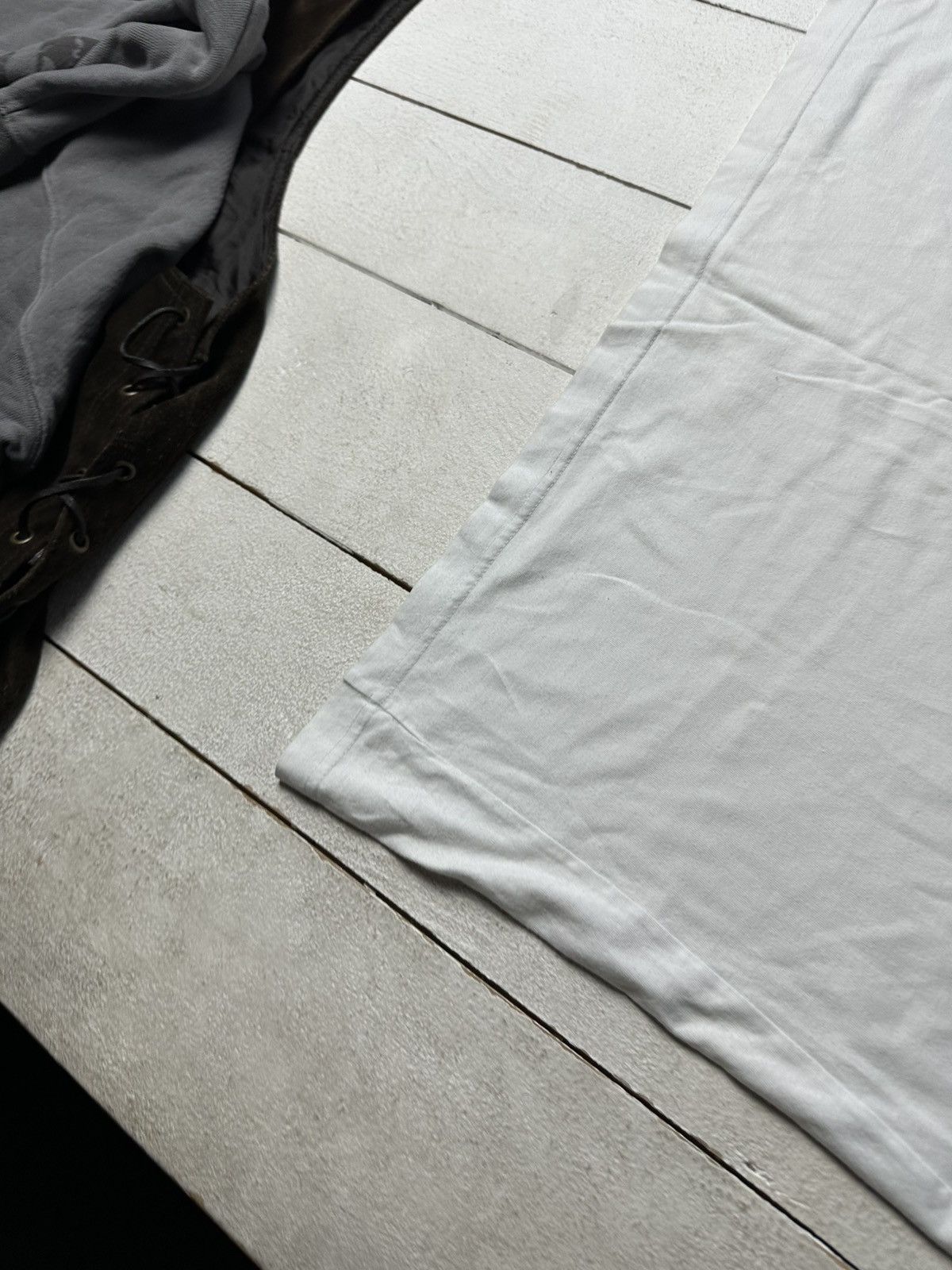Other VNTG🚨 VOLKSWAGEN VW BIG LOGO WHITE MEN T-SHIRT XL Size US XL / EU 56 / 4 - 13 Thumbnail
