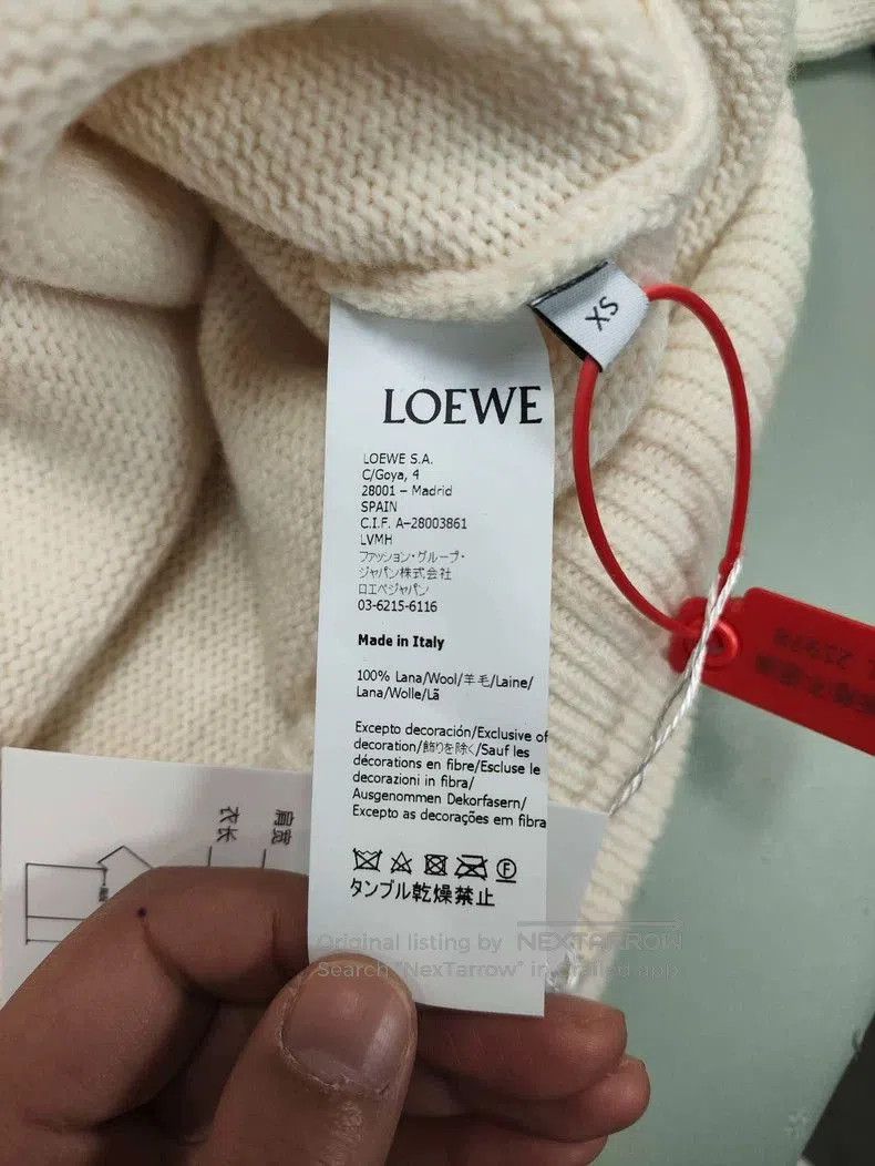 Loewe Loewe Beige Crystal Logo Sweater XS. Size US XS / EU 42 / 0 - 4 Thumbnail