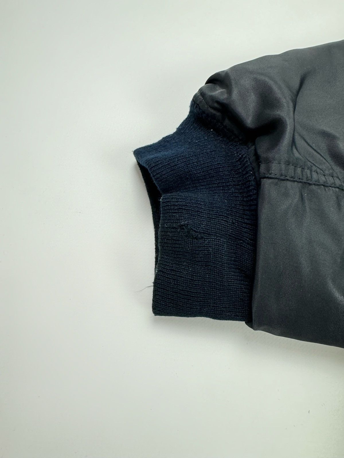 Vintage Vintage Reversible Distressed MA-1 Black Bomber Jacket Size US L / EU 52-54 / 3 - 14 Thumbnail