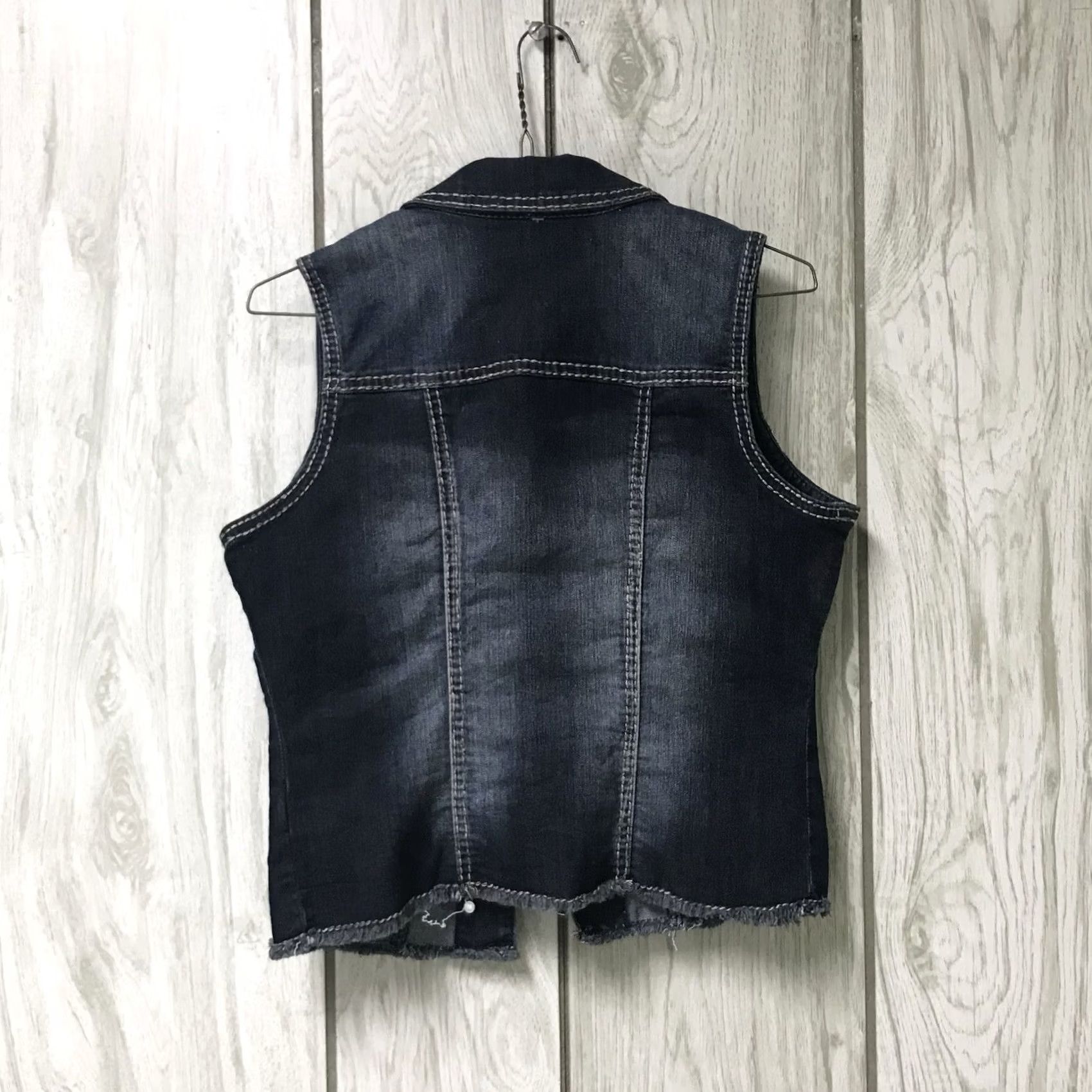 Vintage Maurices Women Denim Vest Sleeveless Button-Up Short Collared Dark Blue Wash S Adults Womens Girl? Size S / US 4 / IT 40 - 2 Thumbnail