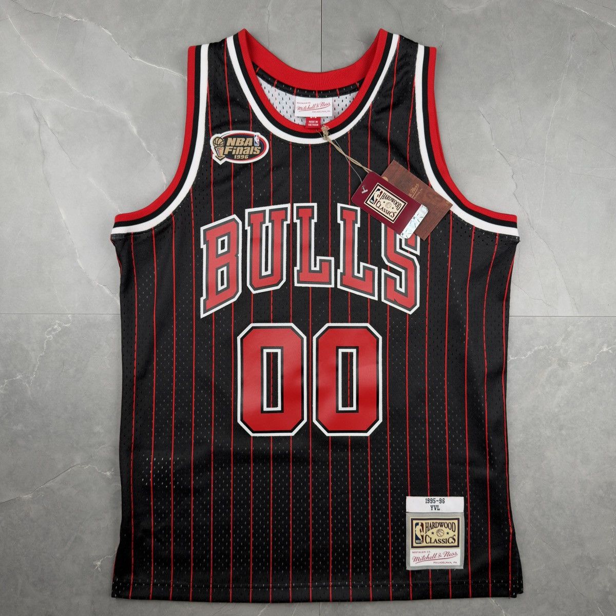 Playboi Carti Playboi Carti x NBA x Mitchell & Ness Chicago Bulls Size M Size US M / EU 48-50 / 2 - 1 Thumbnail