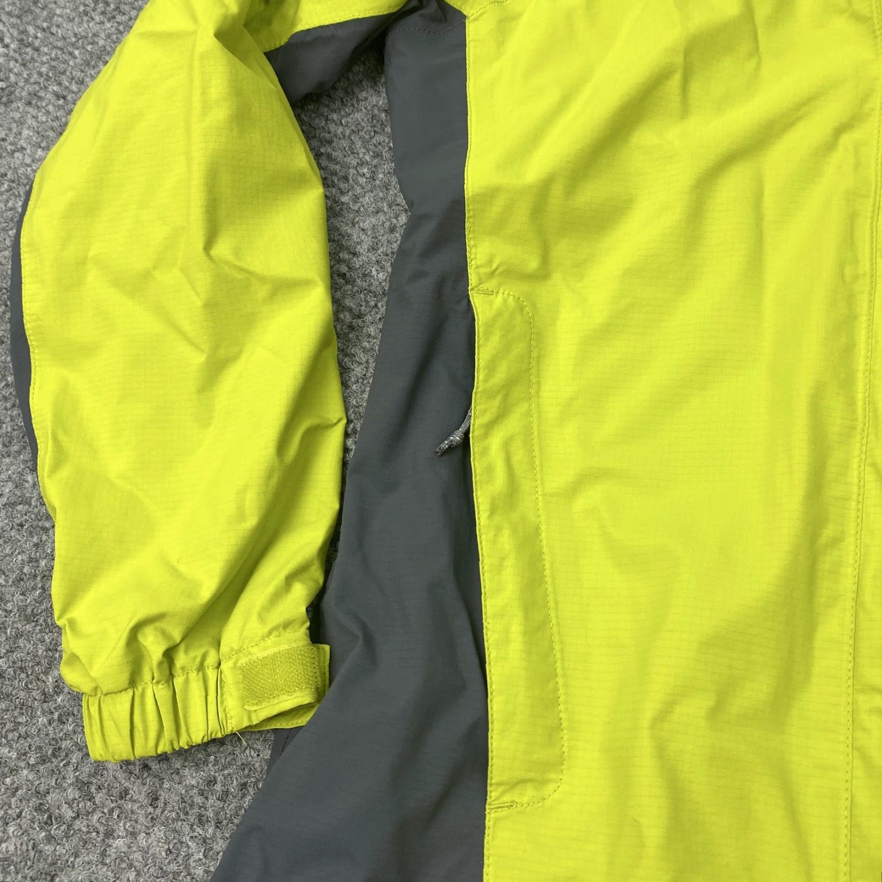 The North Face The North Face Jacket Womens Medium Hooded Waterproof Outdoor Rain Coat Yellow HyVent Full Zip Size M / US 6-8 / IT 42-44 - 4 Thumbnail