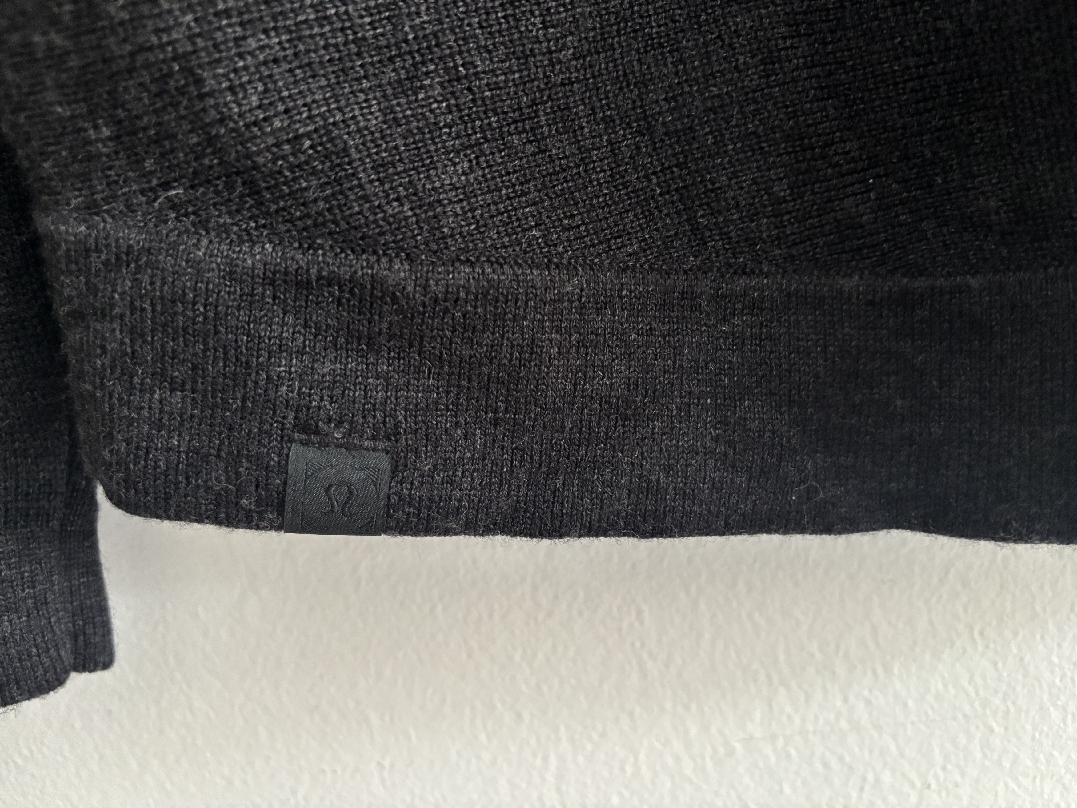 Lululemon Alpine Air Pullover Black Merino Wool Hoodie/ Sweater Size US S / EU 44-46 / 1 - 9 Thumbnail