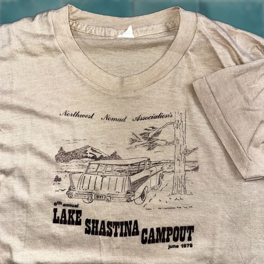 Nomad VINTAGE Lake Shastina Campout 1979 T-Shirt Men L Beige Crew Neck Short Sleeve 70s 80s 90s VTG Shirt Mens Size US L / EU 52-54 / 3 - 1 Thumbnail