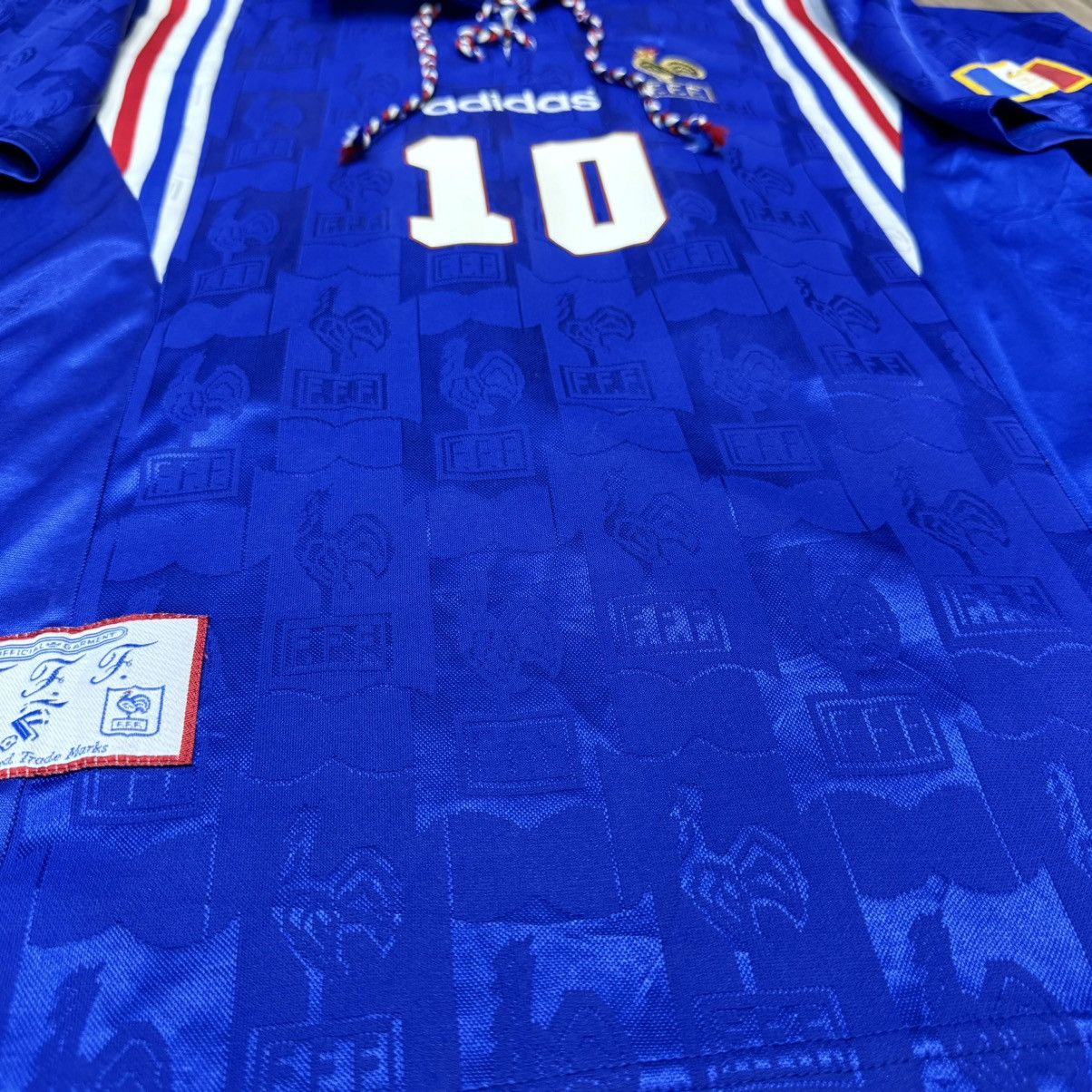 Adidas France Euro 1996 home shirt #10 Zidane Size US M / EU 48-50 / 2 - 3 Thumbnail