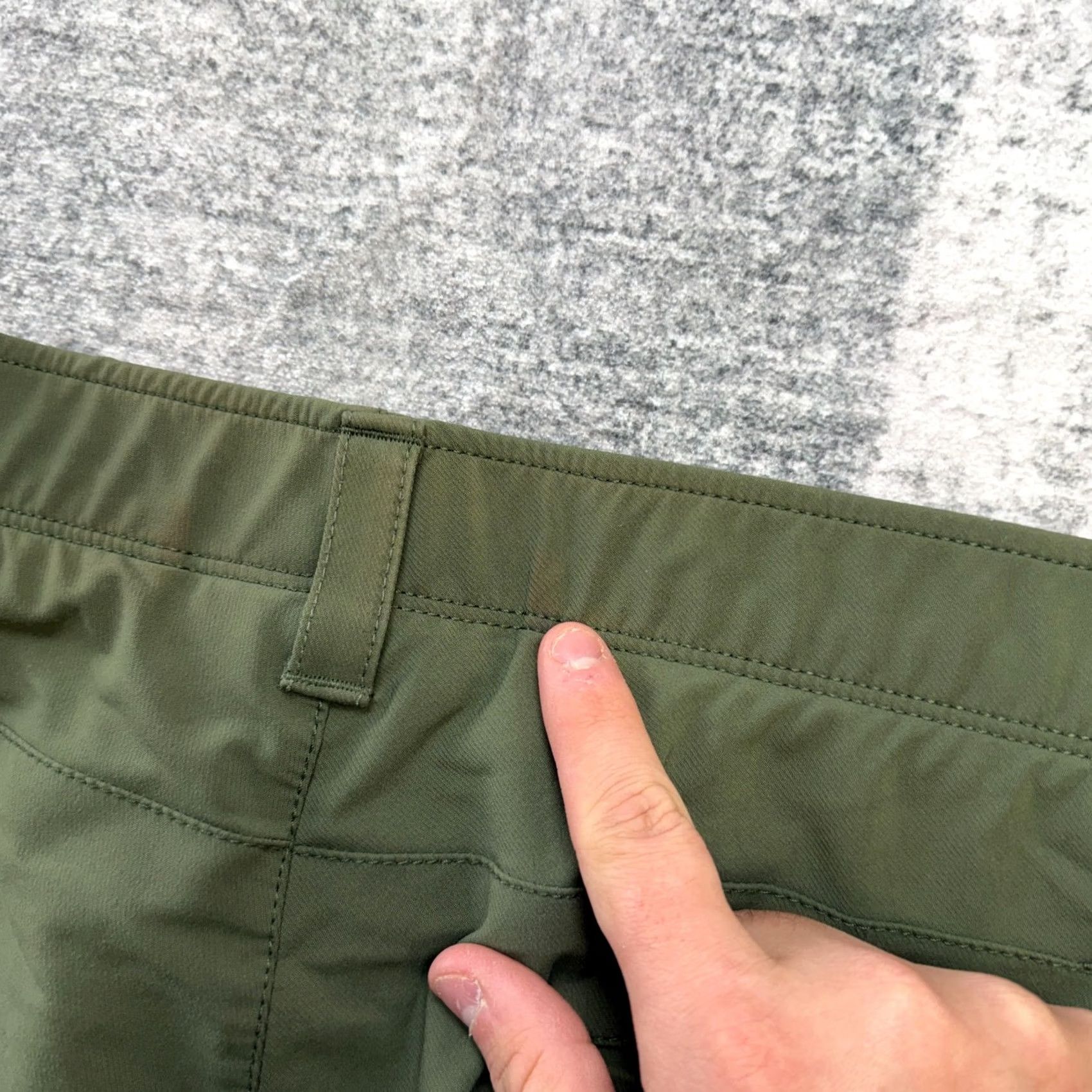 Under Armour Under Armour Pants Mens 36x34 Green Nylon Polyester Spandex Chino Flat Front Pockets Stretch Size US 36 / EU 52 - 5 Thumbnail