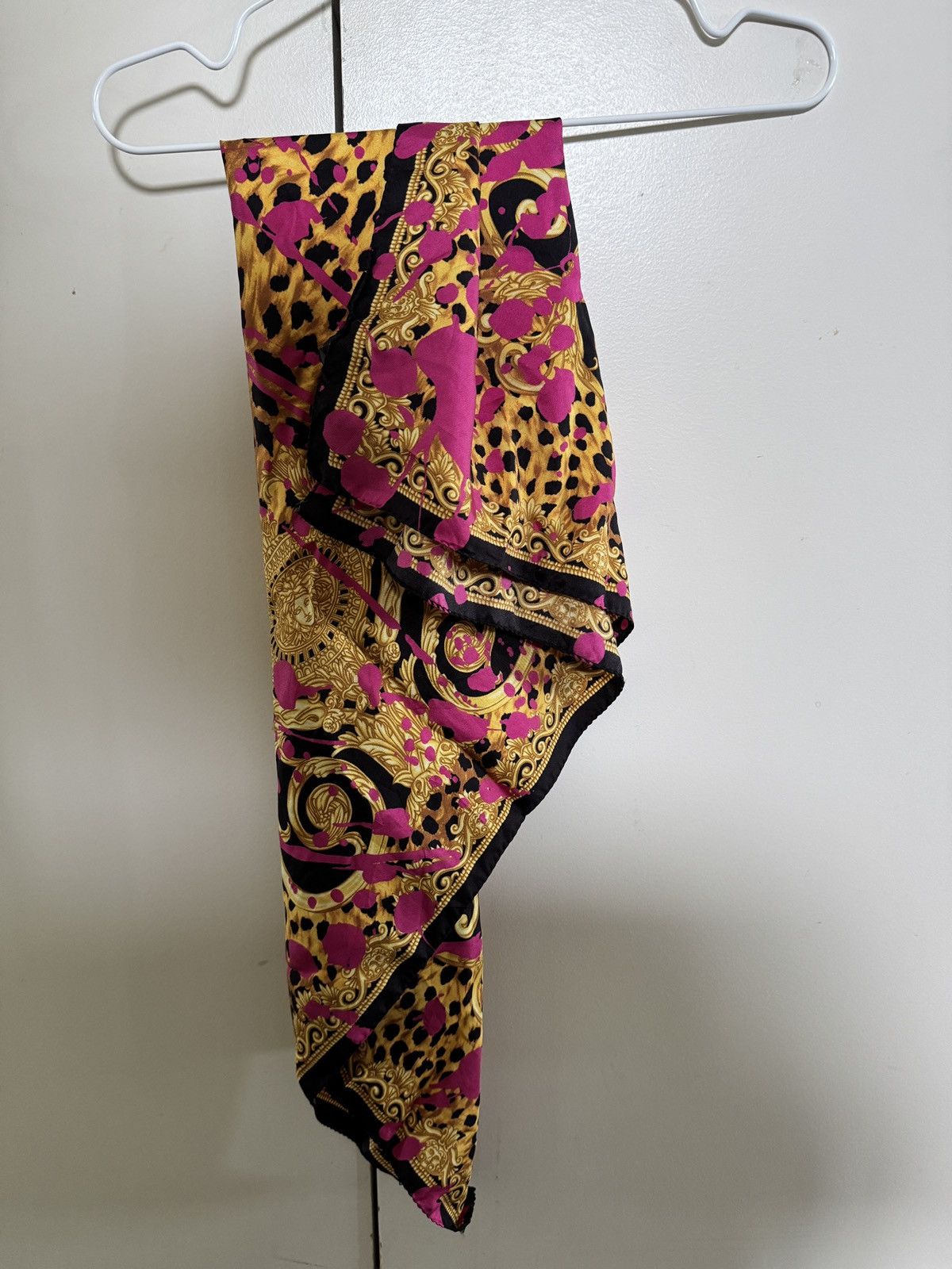 Versace Silk Scarf Neon Fuchsia Pink Gold Baroque Leopard Print 90cm Size ONE SIZE - 10 Thumbnail
