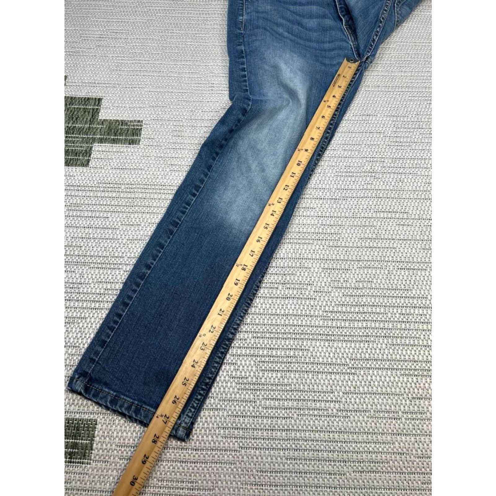 Levi's Levi's 505 Jeans Mens 31 Medium Wash Denim Regular Fit Straight 31x27 Blue Levi's Denim Jeans 505 Straight Mens 90s (?) Size US 31 - 3 Thumbnail