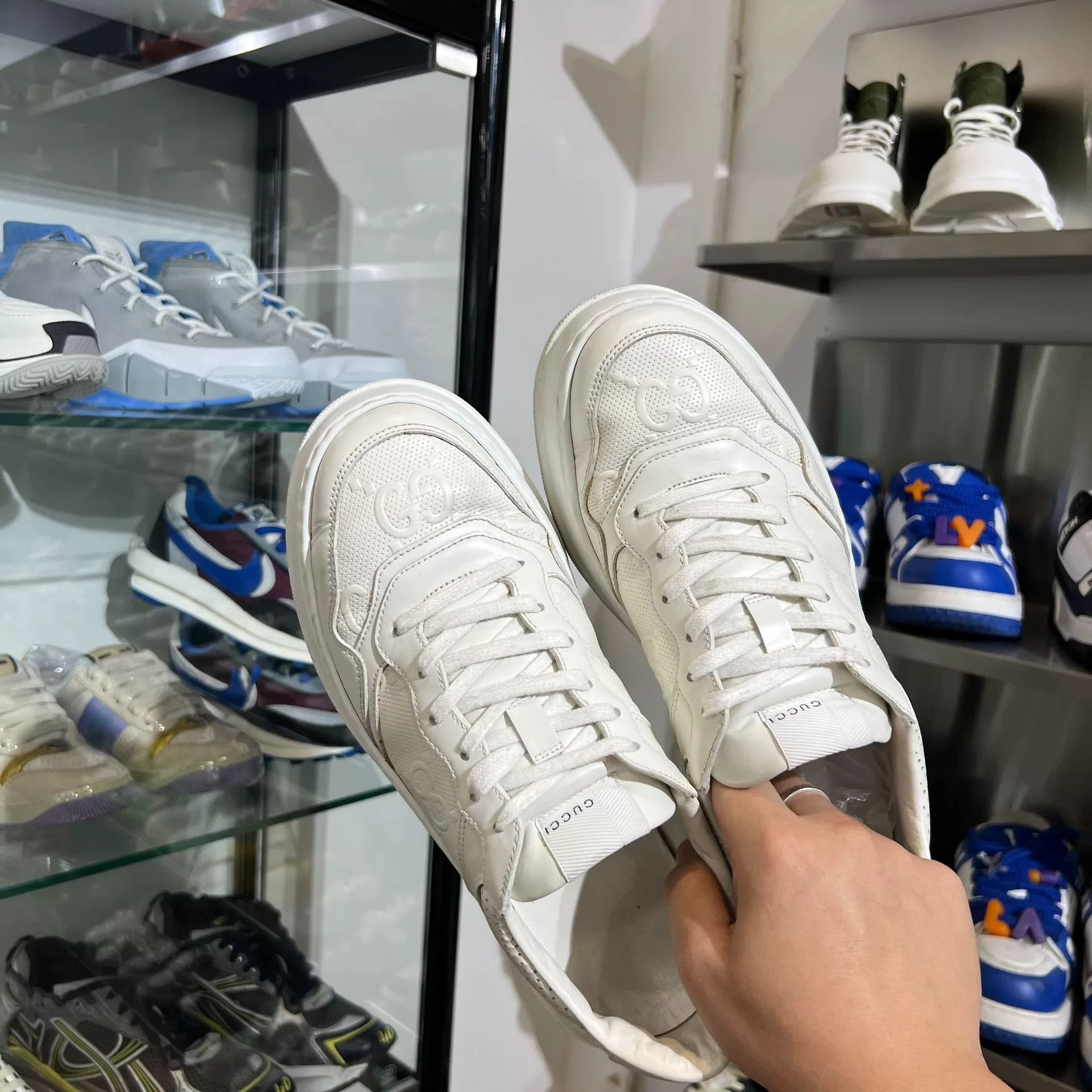 Gucci Gucci Classic White Biscuit Shoes Size US 10 / EU 43 - 4 Thumbnail
