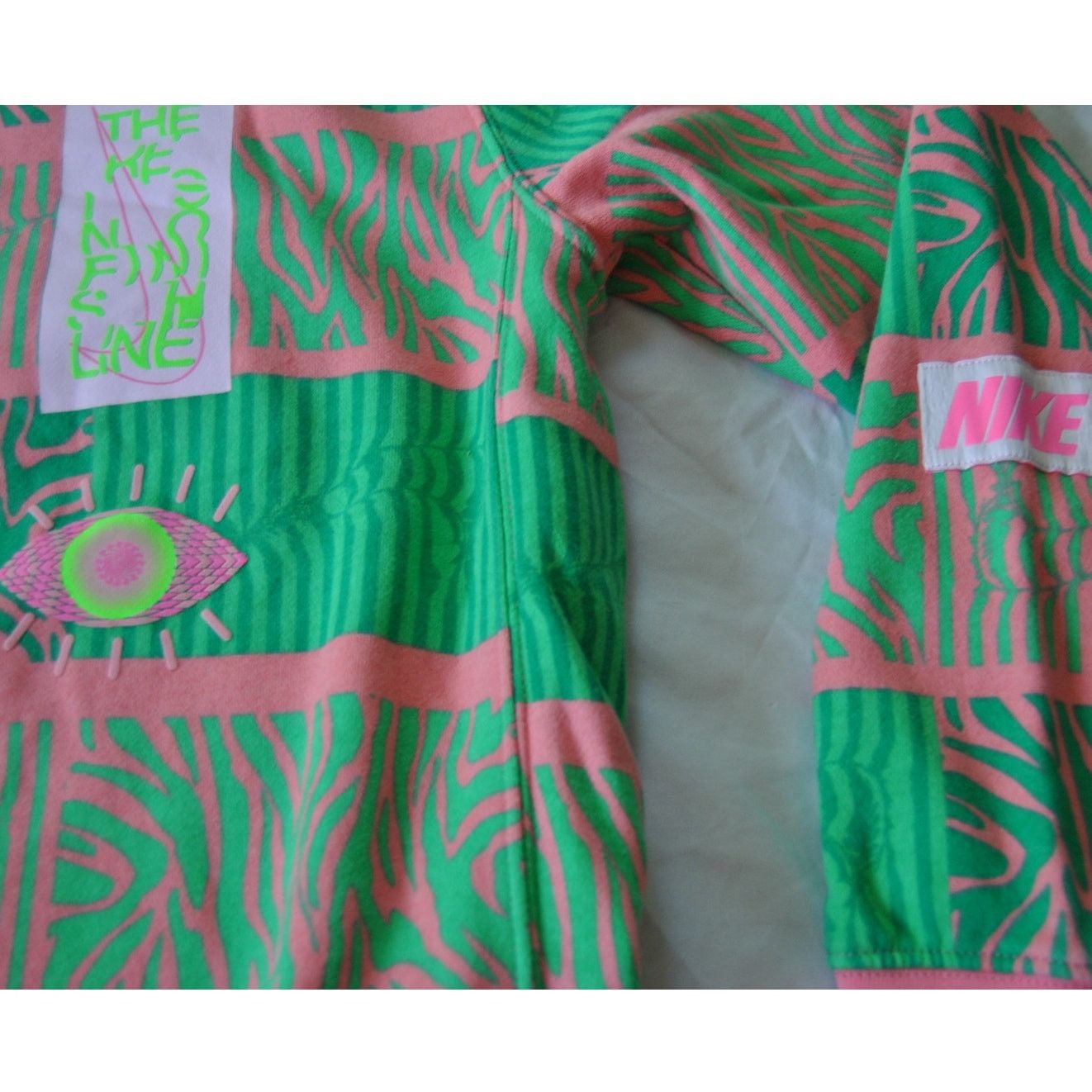Nike Nike Club Pink & Green Trippy Safari Geo Sweater M/L Size US M / EU 48-50 / 2 - 3 Thumbnail