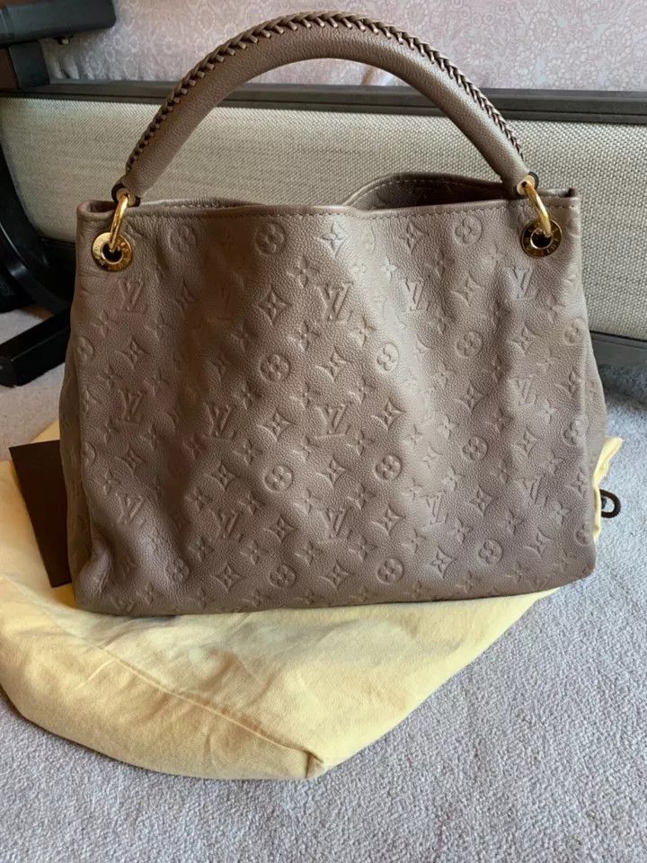 Louis Vuitton Louis Vuitton ARTSY MM Size ONE SIZE - 1 Thumbnail