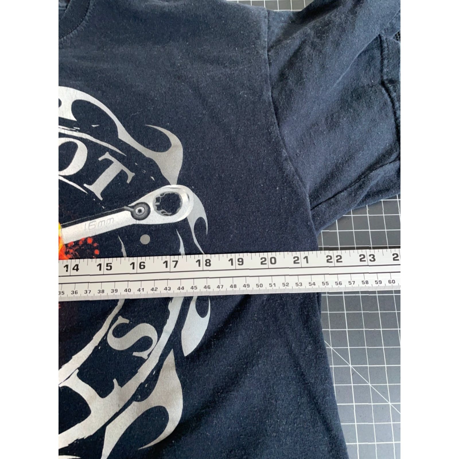 Fruit Of The Loom VINTAGE Fruit of the Loom T-Shirt Adult Large Black Red Hot Tools Graphic 90s Cars Retro Mens Size US L / EU 52-54 / 3 - 5 Thumbnail