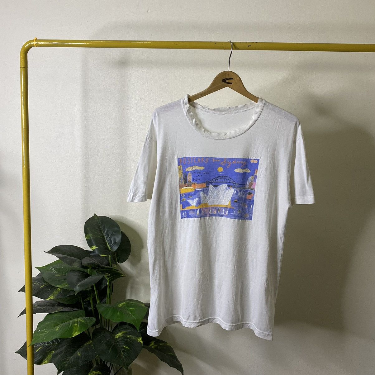 Vintage Vintage 1990s Postcard From Sydney Art Tee Size US L / EU 52-54 / 3 - 1 Thumbnail